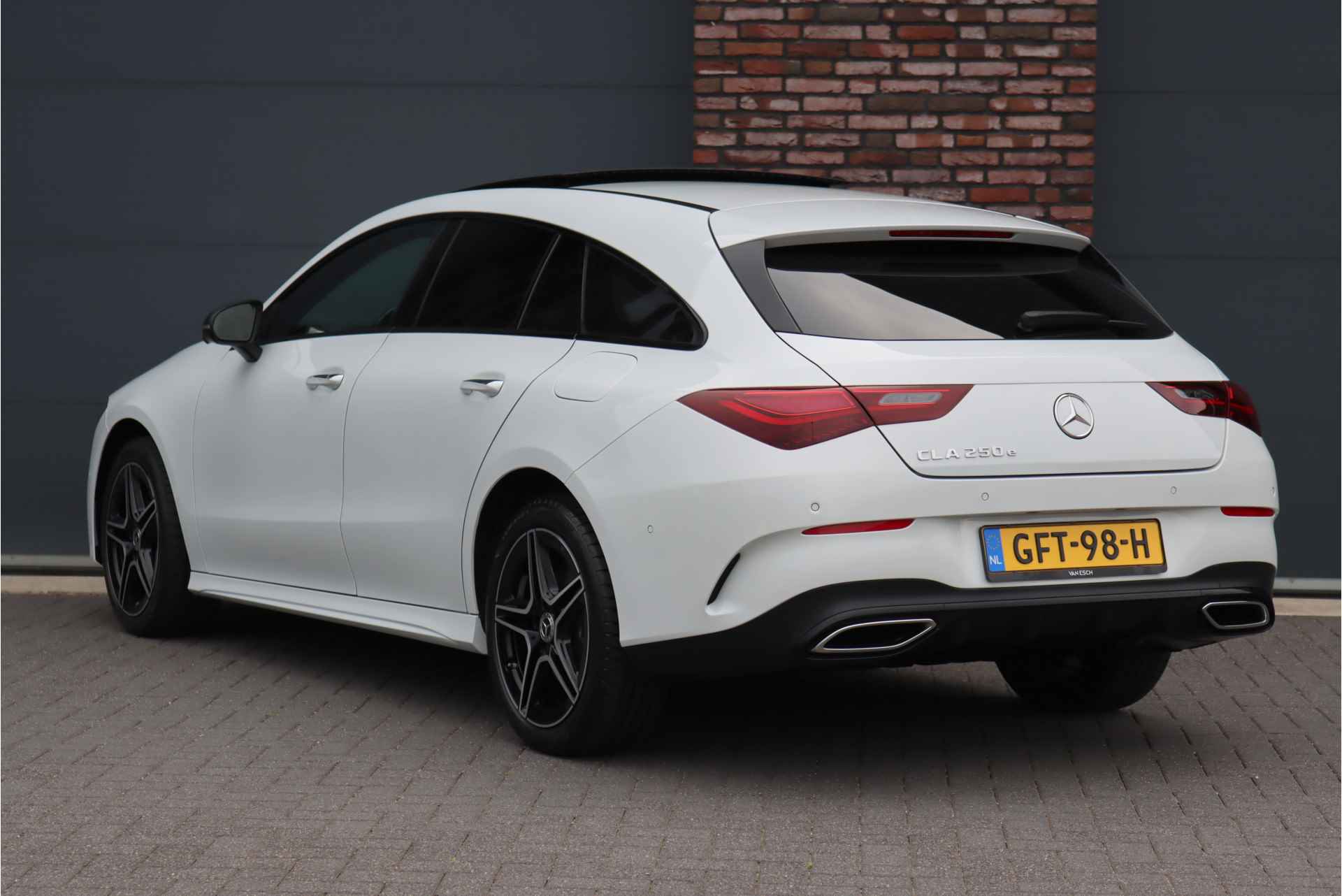 Mercedes-Benz CLA-Klasse Shooting Brake 250 e AMG Line Aut8 | Facelift | Panoramadak | Distronic+ | Memory | Verwarmd Stuuwiel | Leder | HUD | Sfeerverlichting | Augmented Reality | Surround Camera | Keyless Go | - 6/42