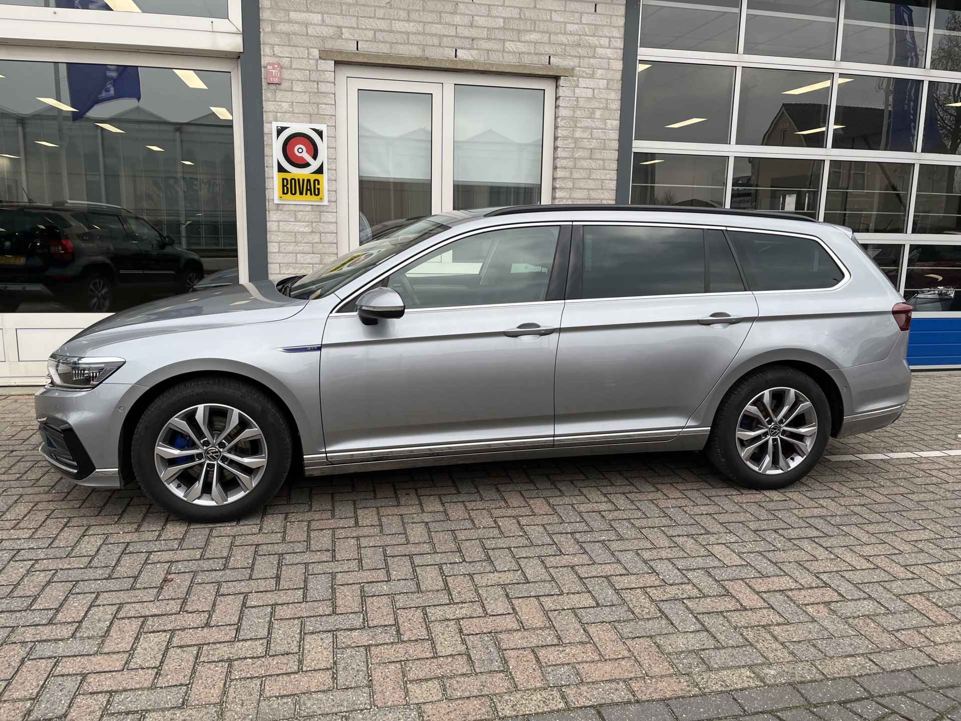 Volkswagen Passat Variant 1.4 TSI PHEV GTE Business / AUTOMAAT/ PANO/ TREKHAAK/ CAMERA/ PARK. SENSOREN/ ERGO COMFORT/ LED/ DODE HOEK/ KEYLESS/ STOELVERWARM./ ADAPT. CRUISE/ APP-CONNECT/ NAVI/ CLIMA/ DAB/ 17" LMV - 3/38