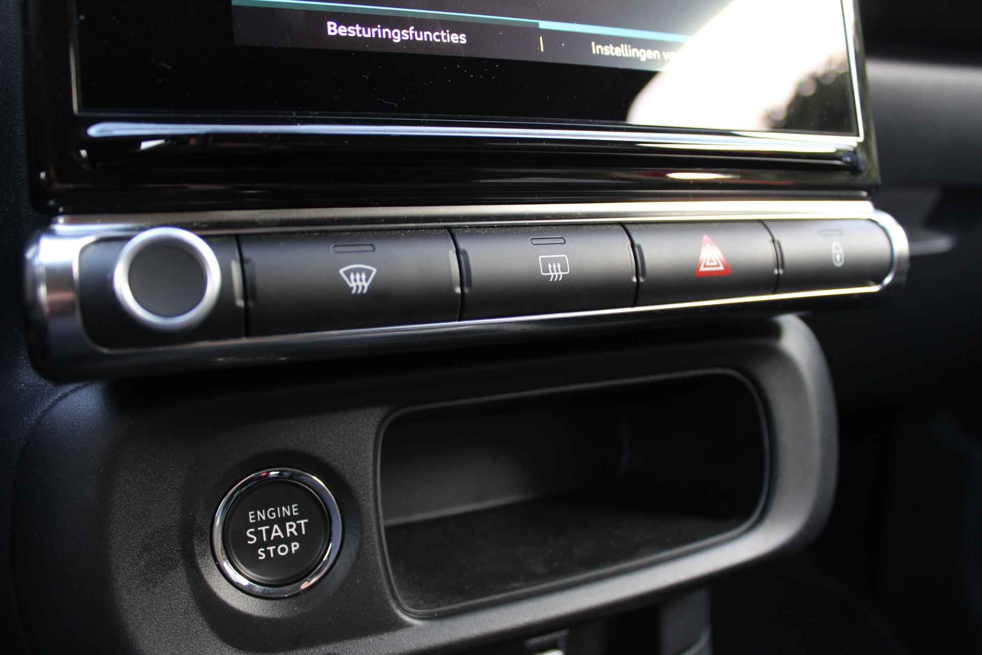 Citroën C3 1.2 PureTech Shine | ACTIEMAAND! | Navigatie | Keyless | Stoelverwarming - 21/31