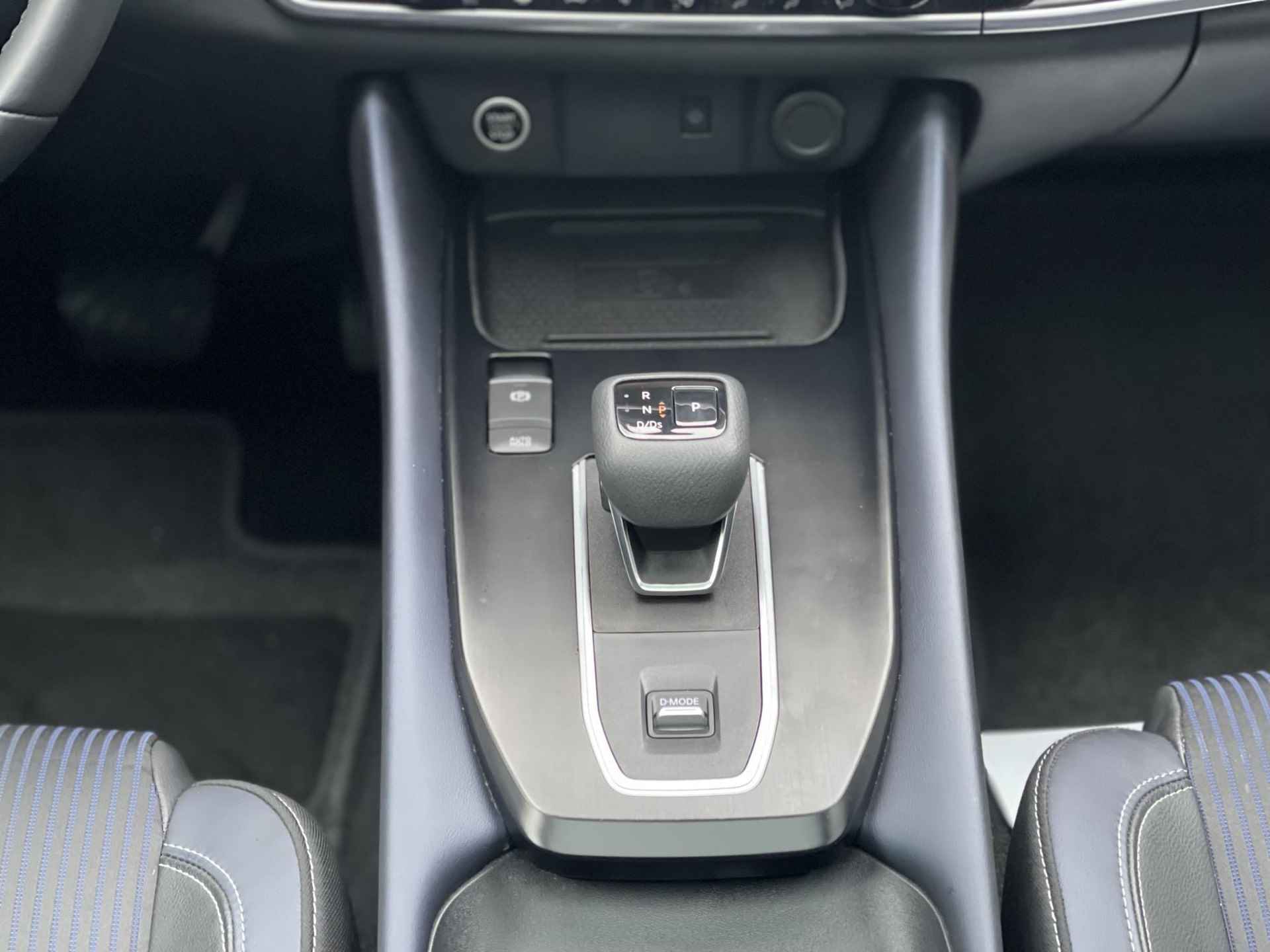 Nissan Qashqai 1.3 MHEV Xtronic Tekna Design + Cold Pack | Panoramadak | Stuur- + Stoelverwarming | 360° Camera | Adapt. Cruise Control | Head-Up Display | Rijklaarprijs! - 20/31