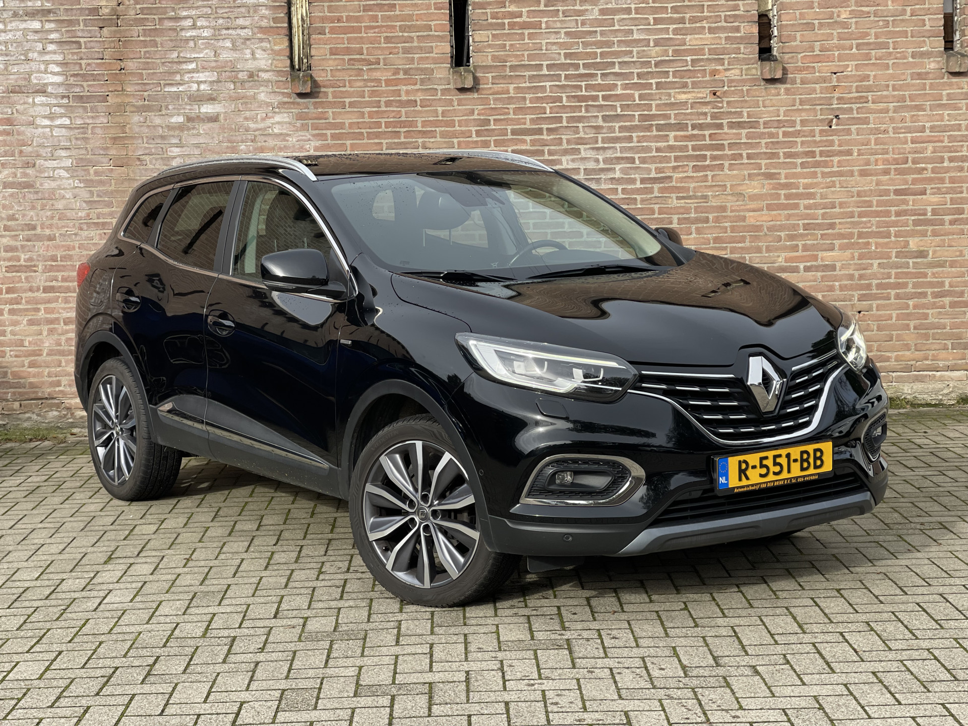 Renault Kadjar 1.3 TCe Bose | Wegklapbare Trekhaak | 4-seizoensbanden | Dubbele Uitlaat | bij viaBOVAG.nl