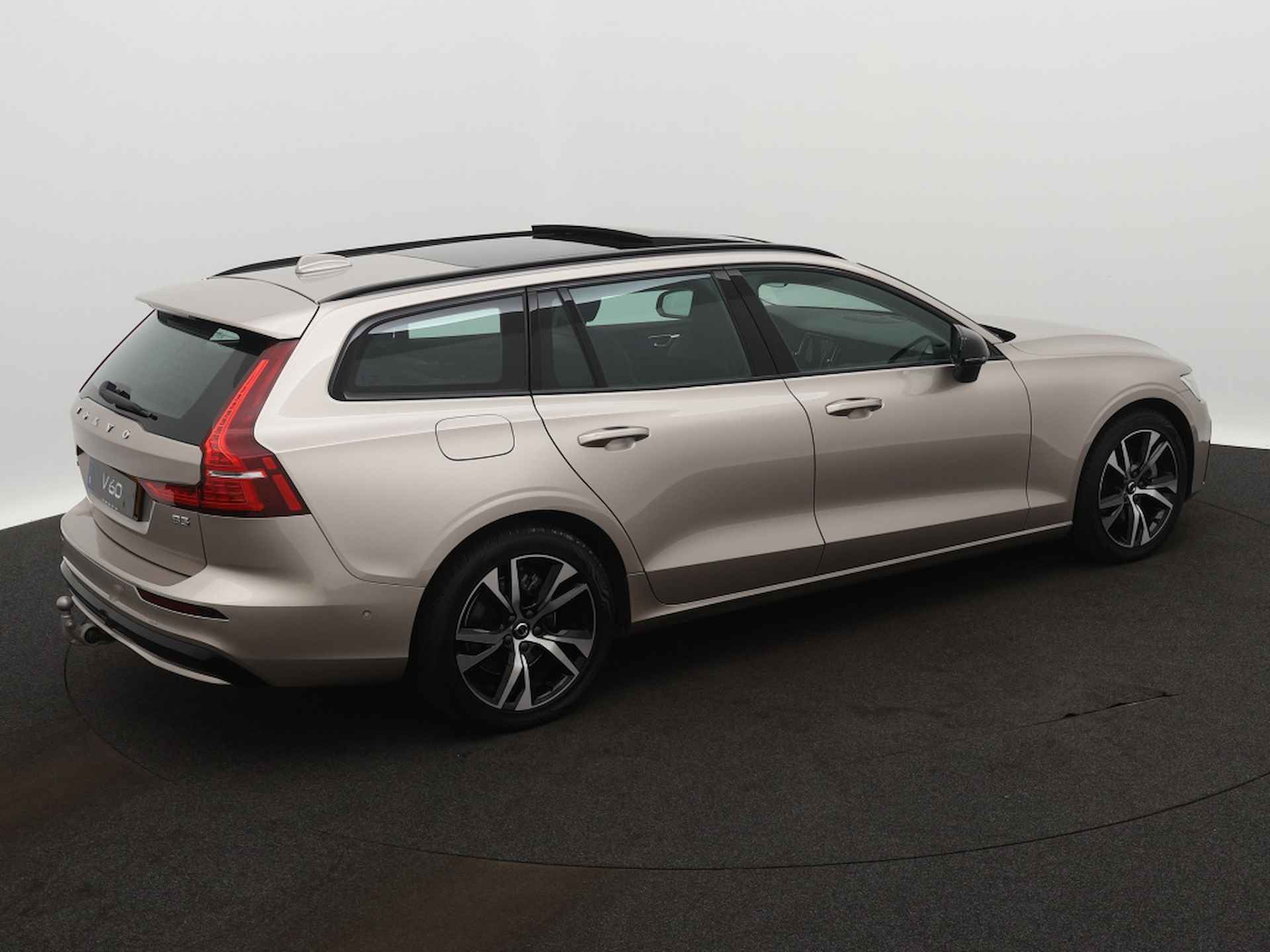 Volvo V60 2.0 B3 Plus Dark - 10/30