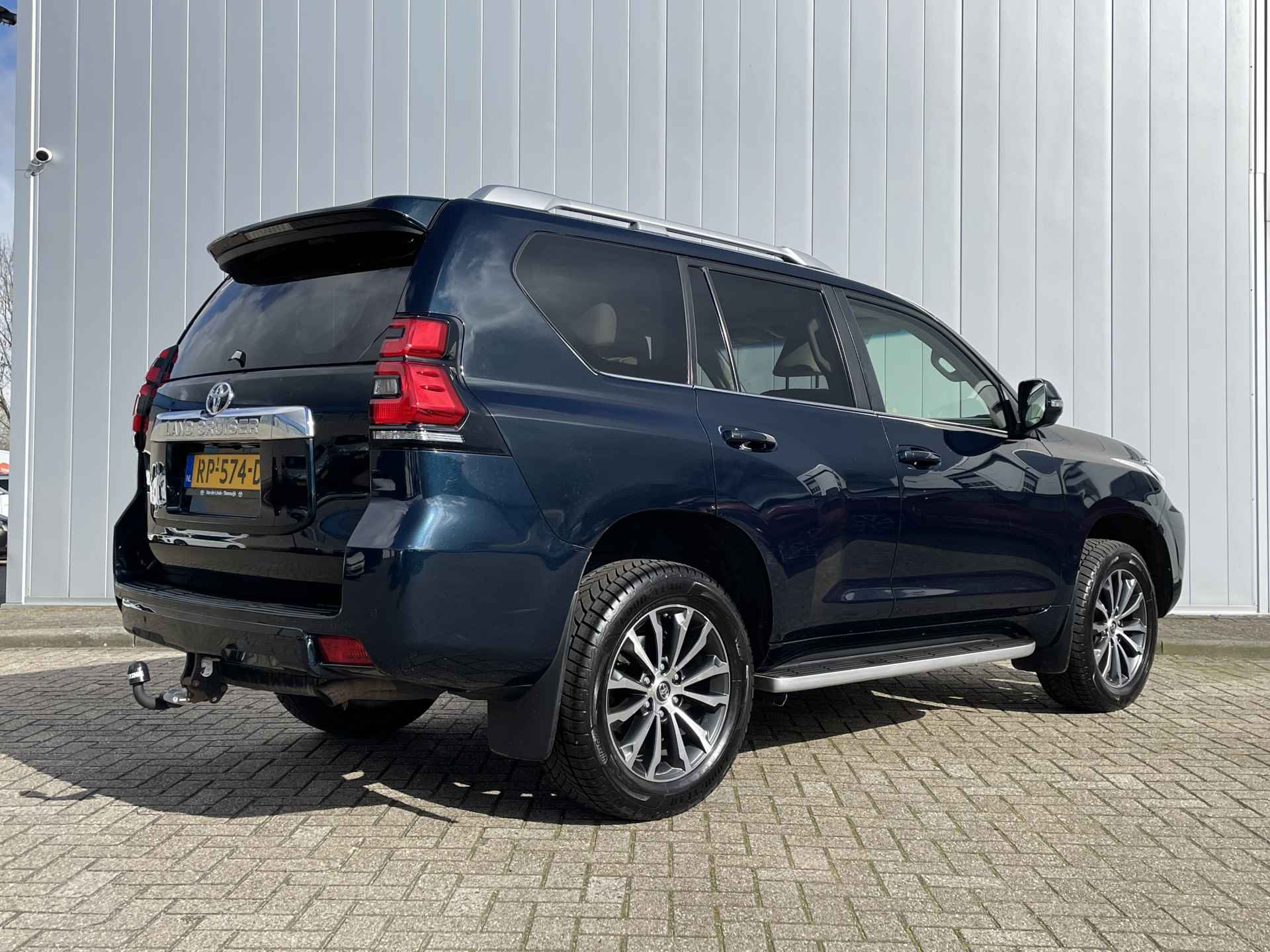 Toyota Land Cruiser 2.8 D-4D Executive 7 persoons Geel Kenteken BTW Auto Prijs INC BTW en BPM - 4/41