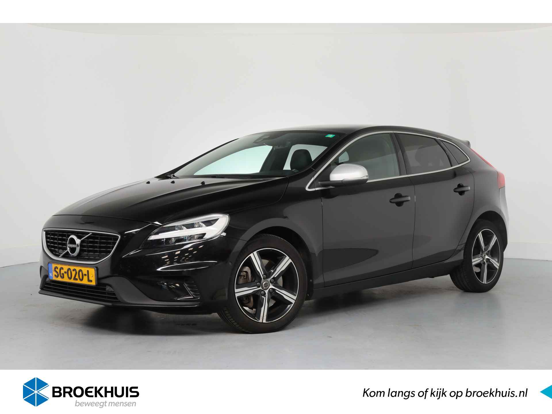 Volvo V40 2.0 T4 Business Sport R-Design | Dealer onderhouden | Navigatie | Pano-dak | Climate control | Cruise Control | Full-Led | Camer - 1/2