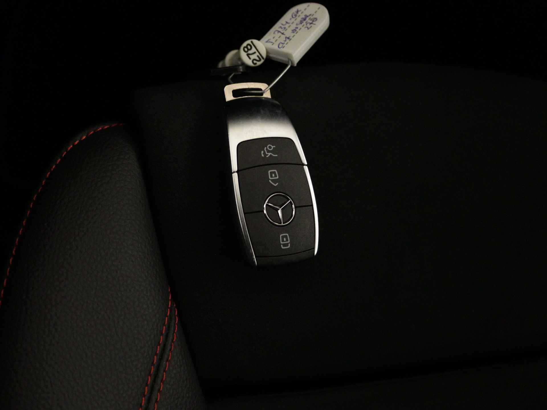 Mercedes-Benz CLA-Klasse Shooting Brake 180 AMG Line | Achteruitrijcamera | Trekhaak | Elektrische Stoelen | Distronic | Inclusief 24 maanden MB Certified garantie voor Europa. - 11/39
