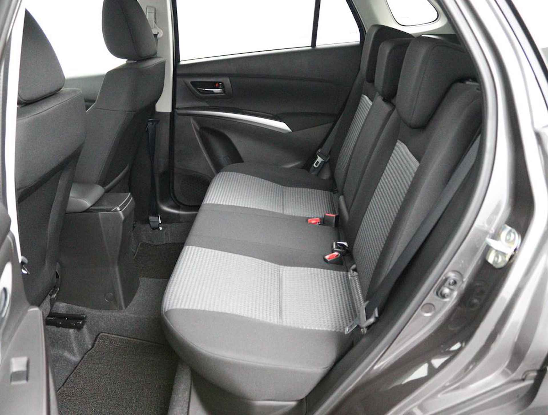 Suzuki S-Cross 1.5 Hybrid Select | Nieuwe auto | 6 Jaar Garantie | Apple Carplay & Android Auto | Keyless Entry | Dodehoek Detectie | Parkeersensoren Rondom | - 13/40