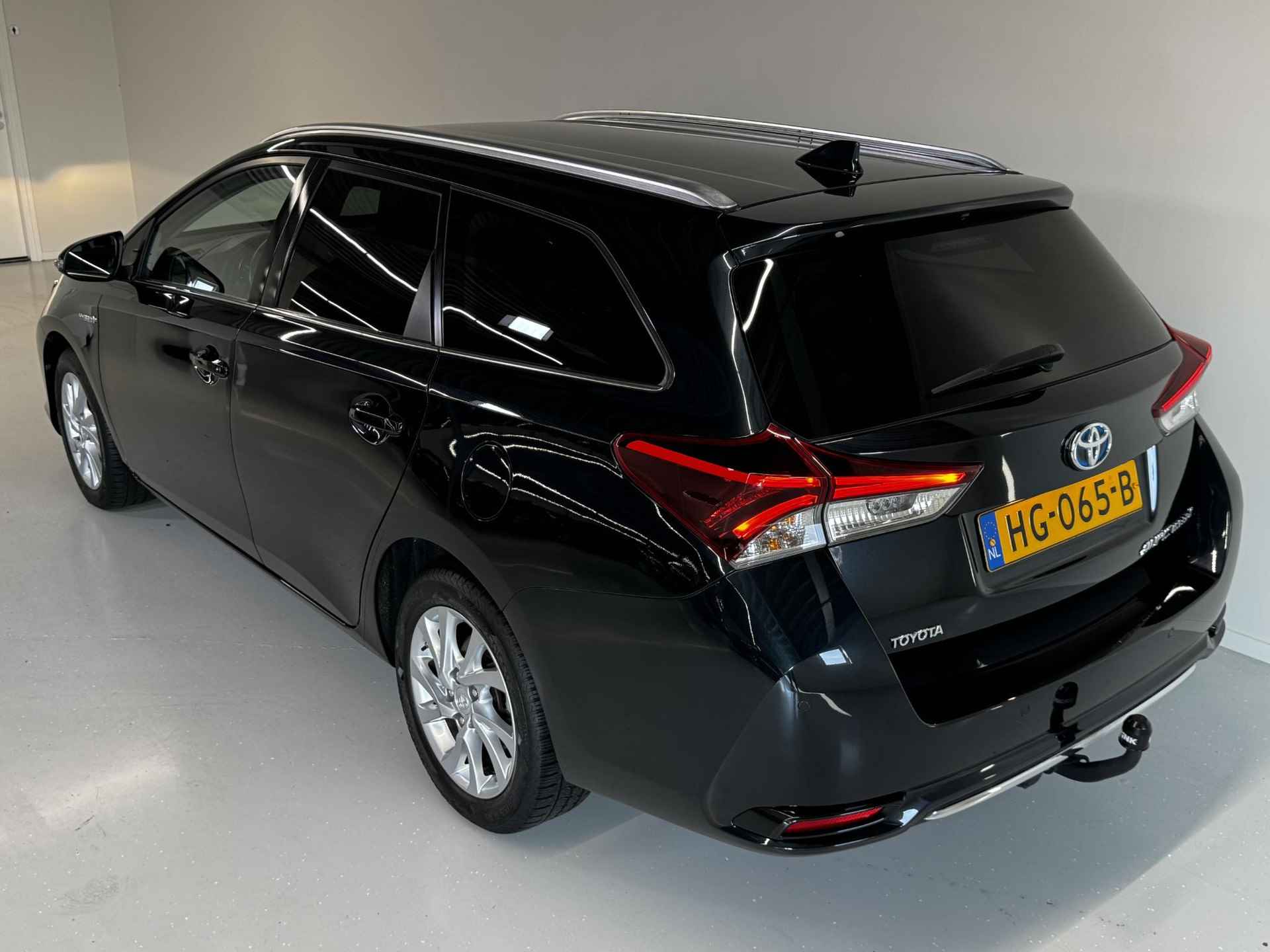 Toyota Auris Touring Sports 1.8 Hybrid Executive - Safety Pack | dealeronderhouden | Trekhaak | Navi | - 12/46