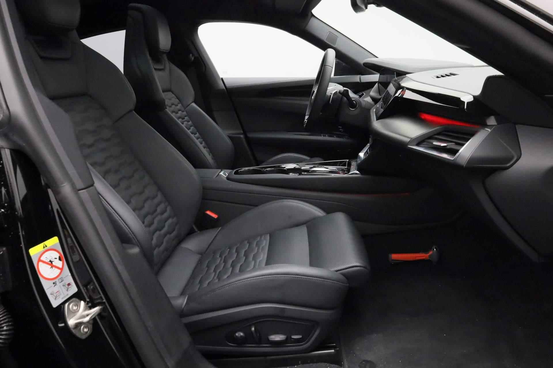 Audi e-tron GT Competition 93 kWh 476PK | Vierwiel besturing | Sportstoel Pro + ventilatie | Carbon inleg | Optiekzwart Plus | - 44/52