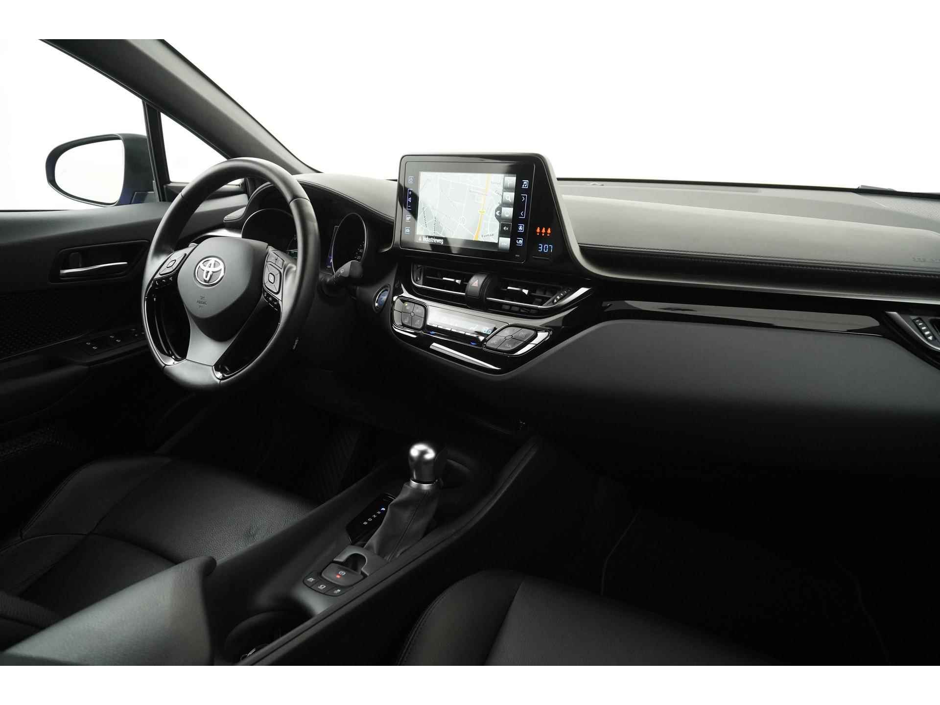 Toyota C-HR 1.8 Hybrid Active | Leder | Camera | Adapt cruise |  Zondag Open! - 2/44