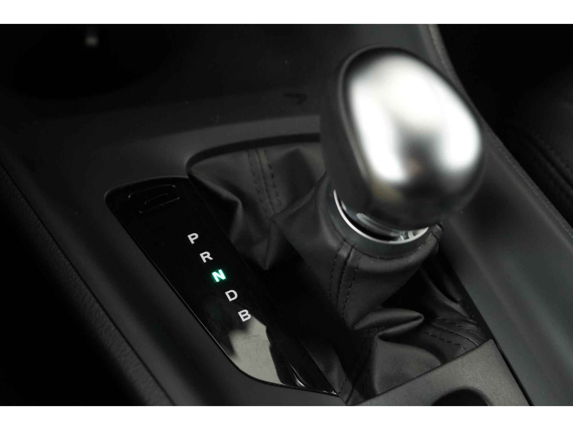 Toyota C-HR 1.8 Hybrid Active | Leder | Camera | Adapt cruise |  Zondag Open! - 12/44