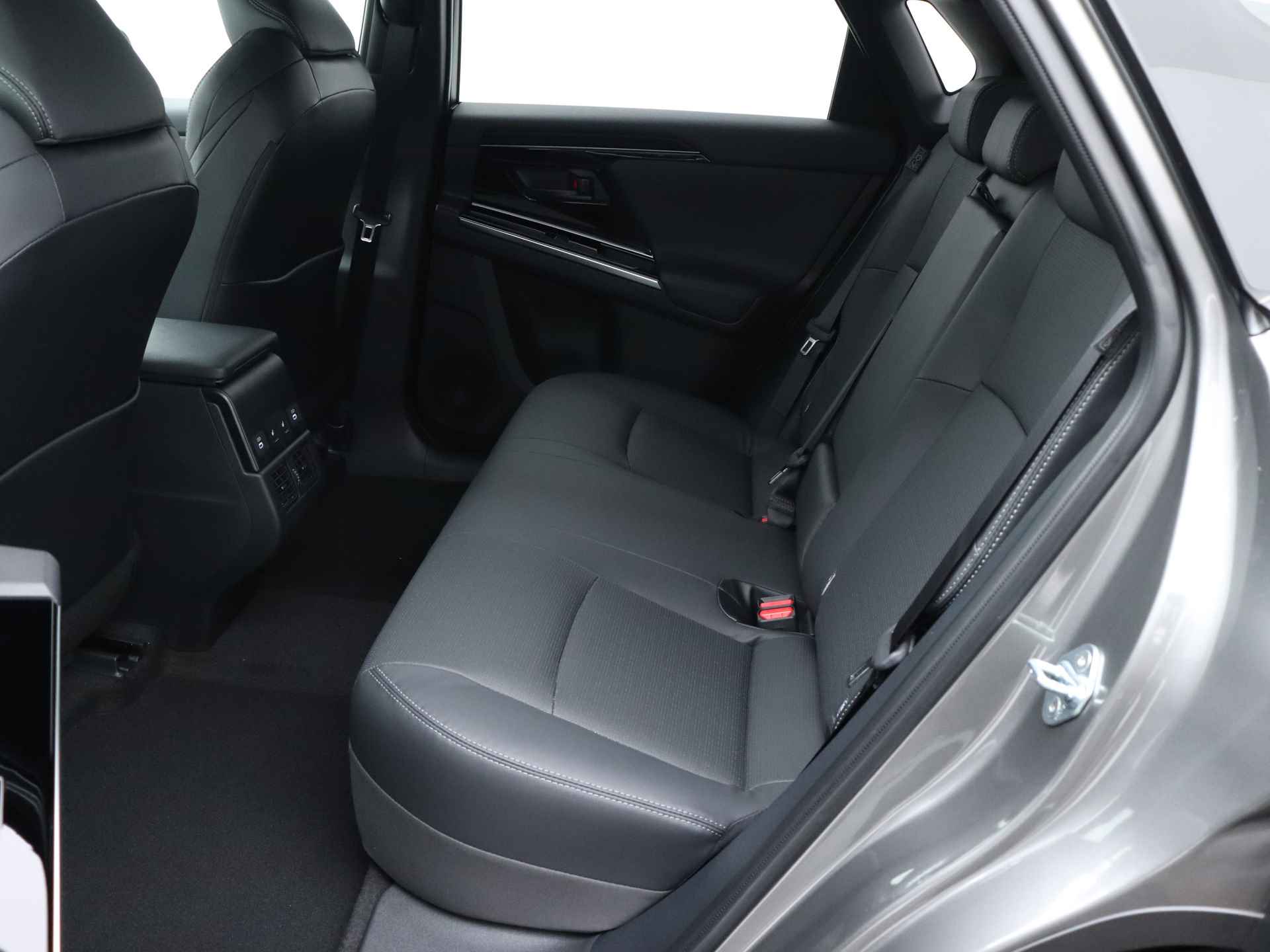 Toyota Bz4x Premium 4WD 71 kWh | Panoramadak | Nieuw & Direct Leverbaar - 16/45