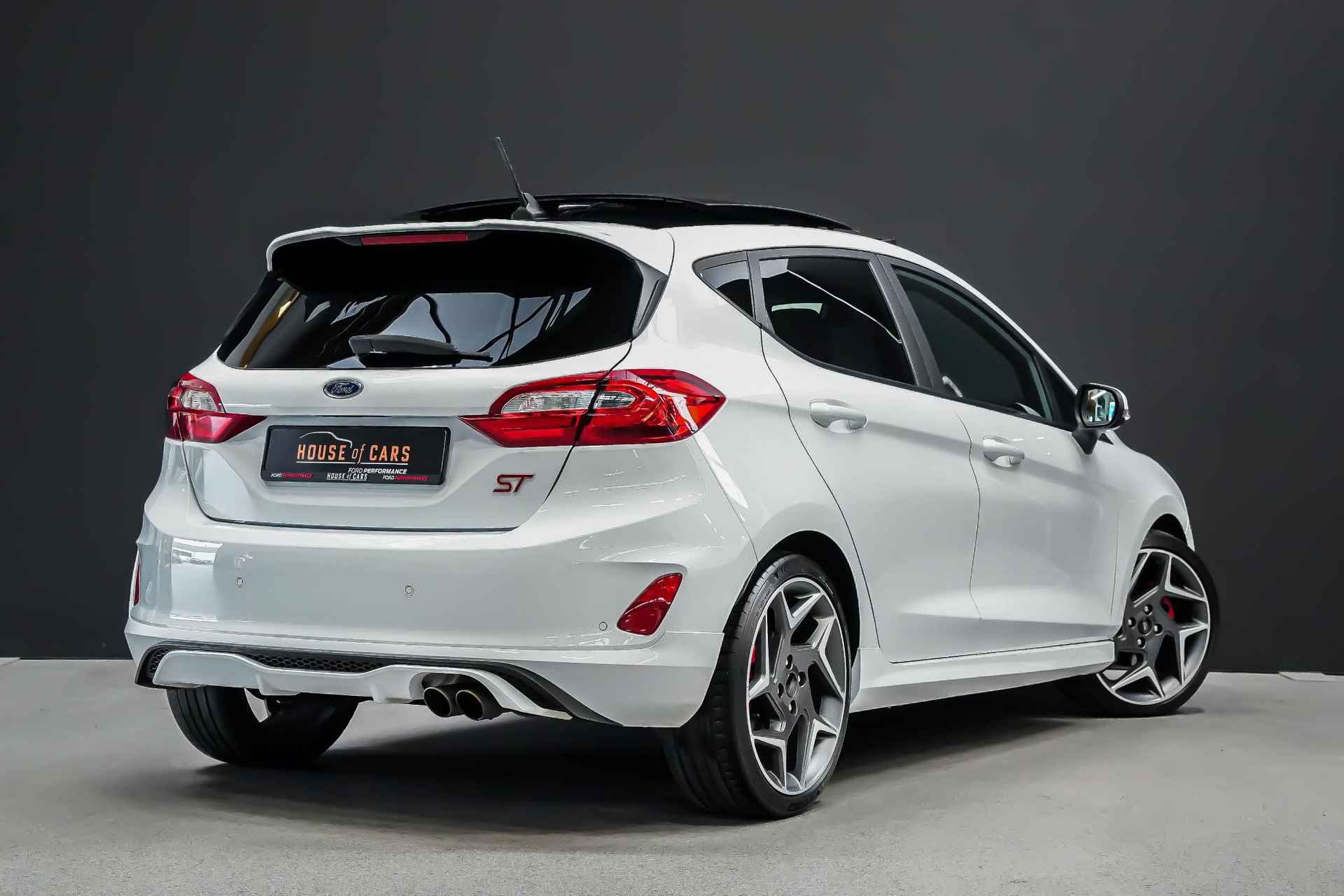 Ford Fiesta ST-3 1.5 200pk |panoramadak|B&O|cruise control|Apple Carpaly & Android auto|deurvangers|winterpakket|18"| - 2/41