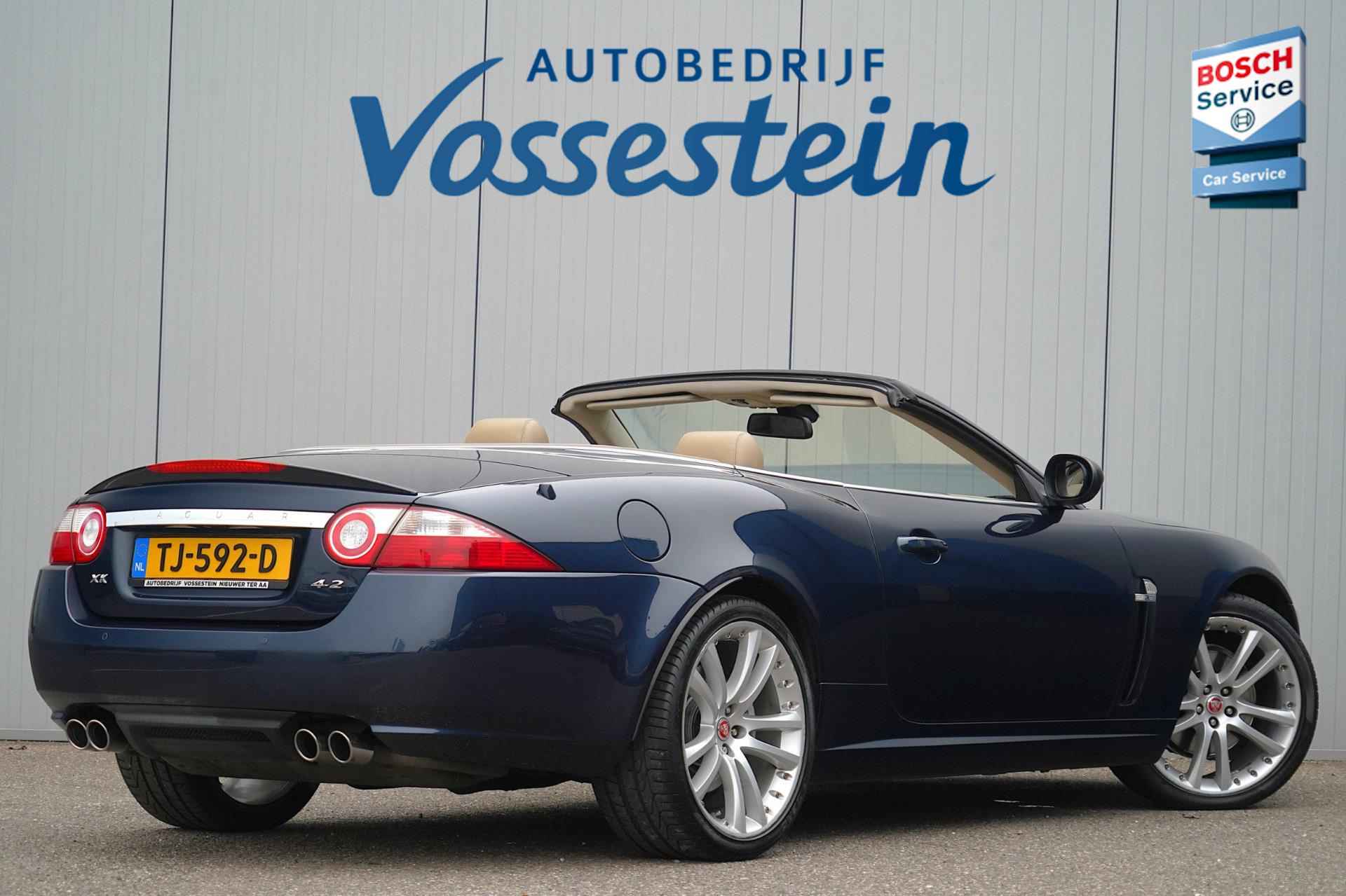 Jaguar XK 4.2 V8 Convertible / Leder / Alpine Audio / Stoelverw. / Stuurverw. / Memory Seats / Elek. Kap - 9/39