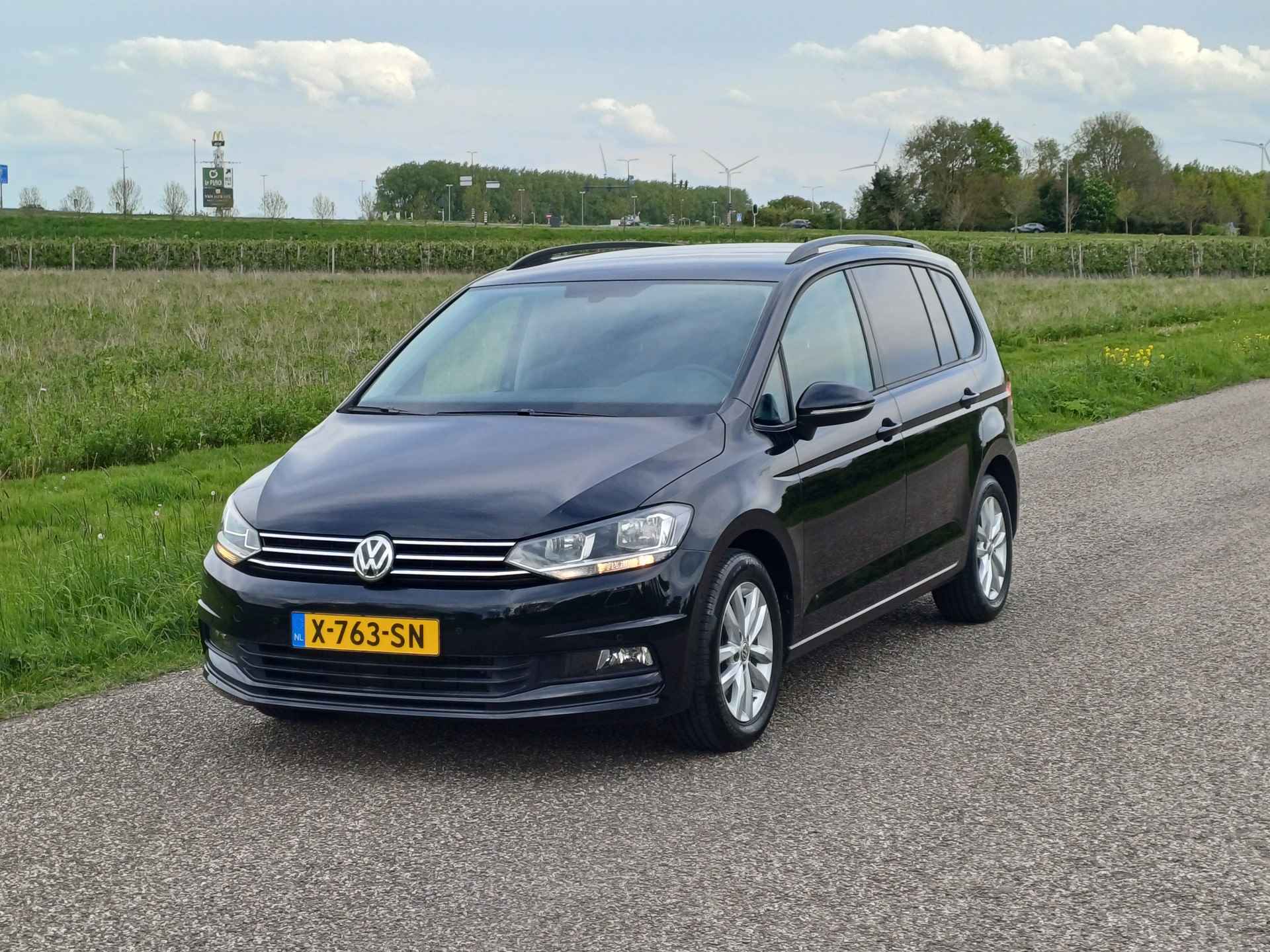 Volkswagen Touran 1.4 TSI Highline Business 7 Persoons 7 Persoons | Lage KM stand | Car Play | Navi | Clima | Cruise | Parkeerhulp - 4/44