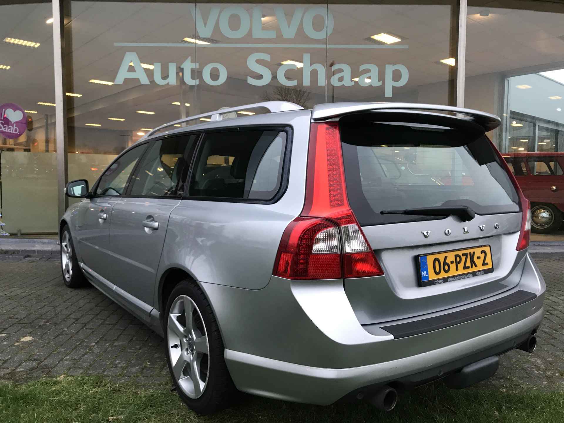 Volvo V70 2.0T R-Edition Automaat | Rijklaar incl garantie | Achterspoiler Parkeersensoren Afneembare trekhaak - 3/36