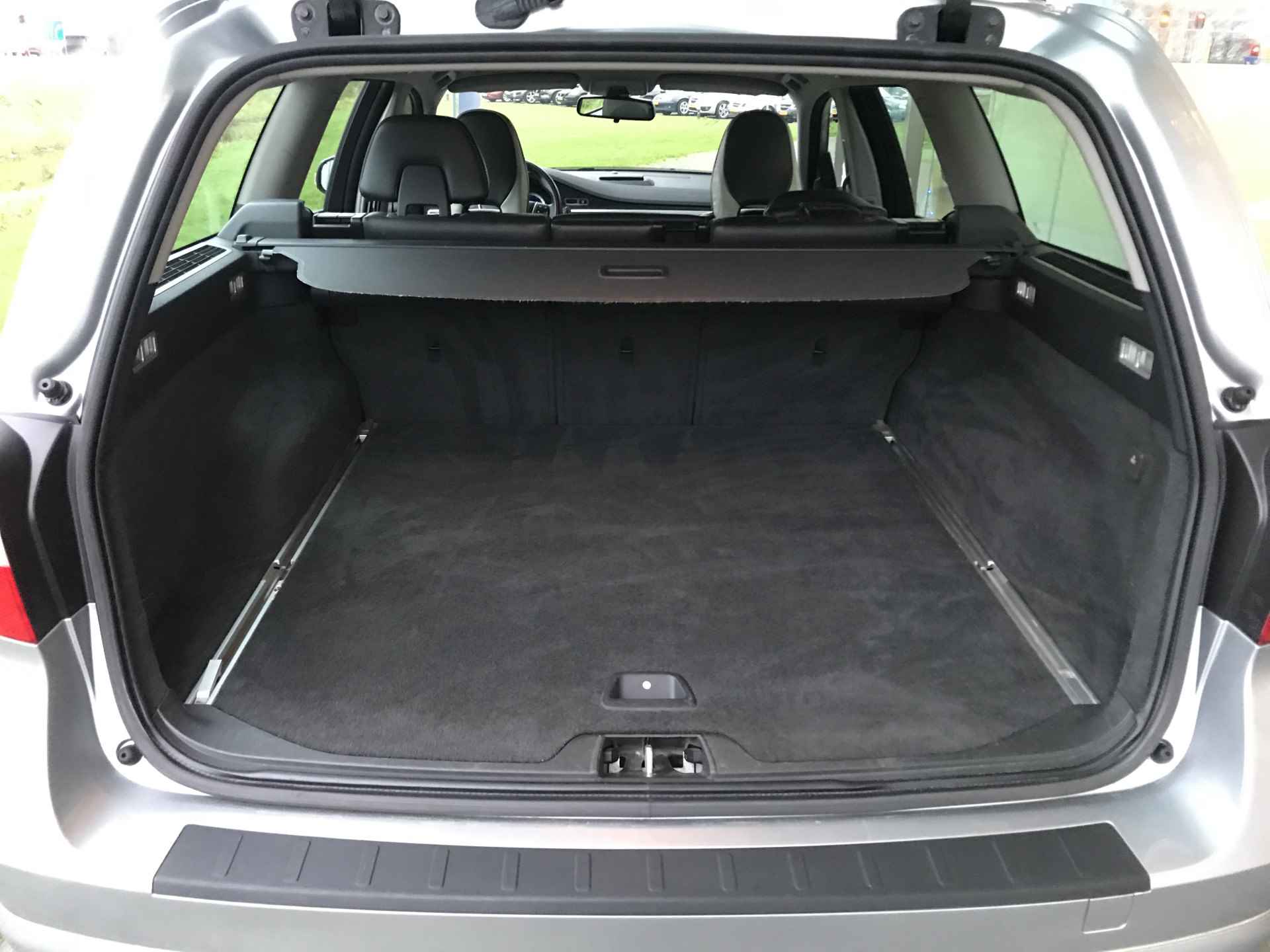 Volvo V70 2.0T R-Edition Automaat | Rijklaar incl garantie | Achterspoiler Parkeersensoren Afneembare trekhaak - 21/36