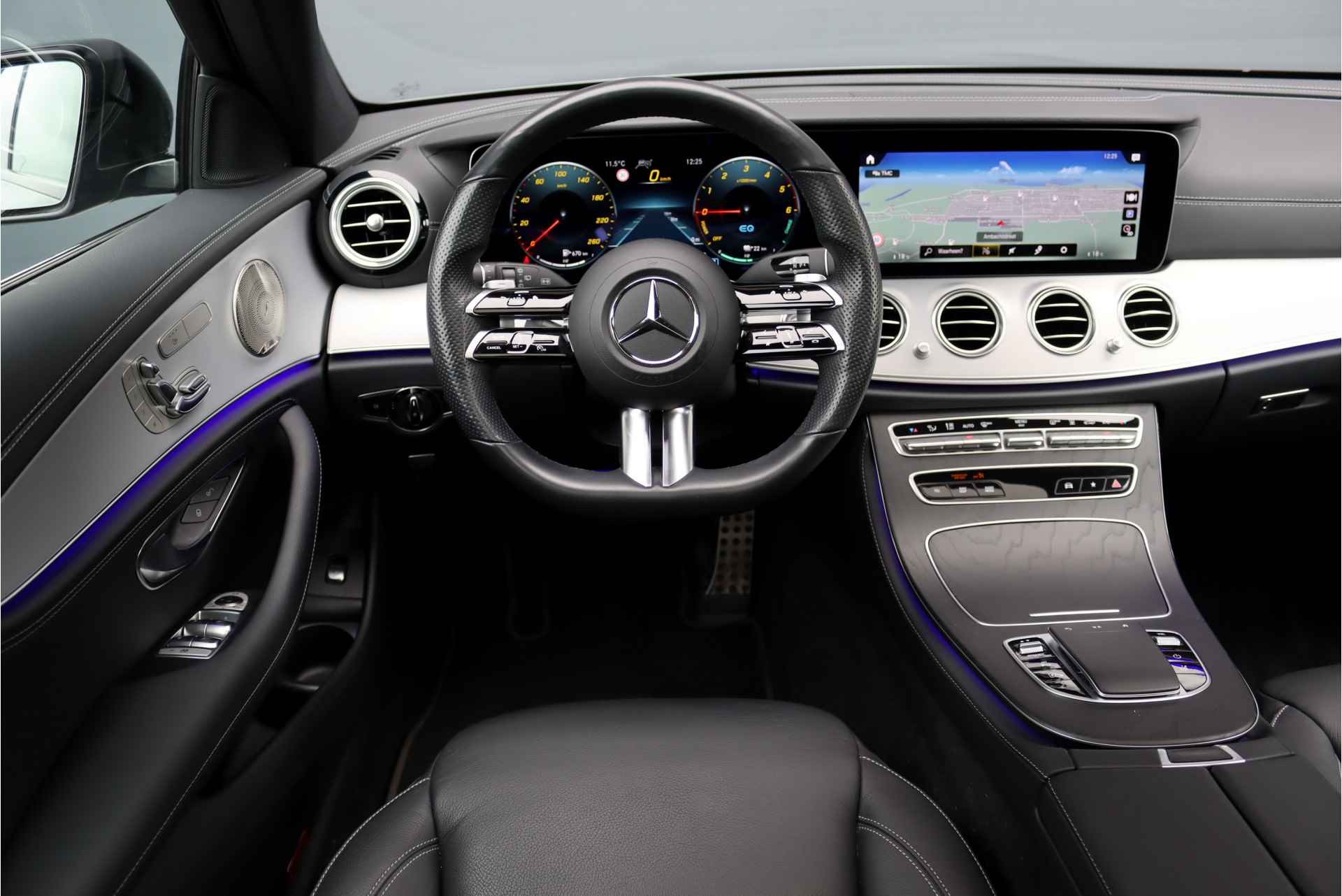 Mercedes-Benz E-Klasse Estate 300 e AMG Line Premium+ Aut9, Panoramadak, Memory, Burmester, Leder, Surround Camera, Keyless Go, Luchtkwaliteitpakket, Augmented Reality, Nightpakket, Etc. - 28/45