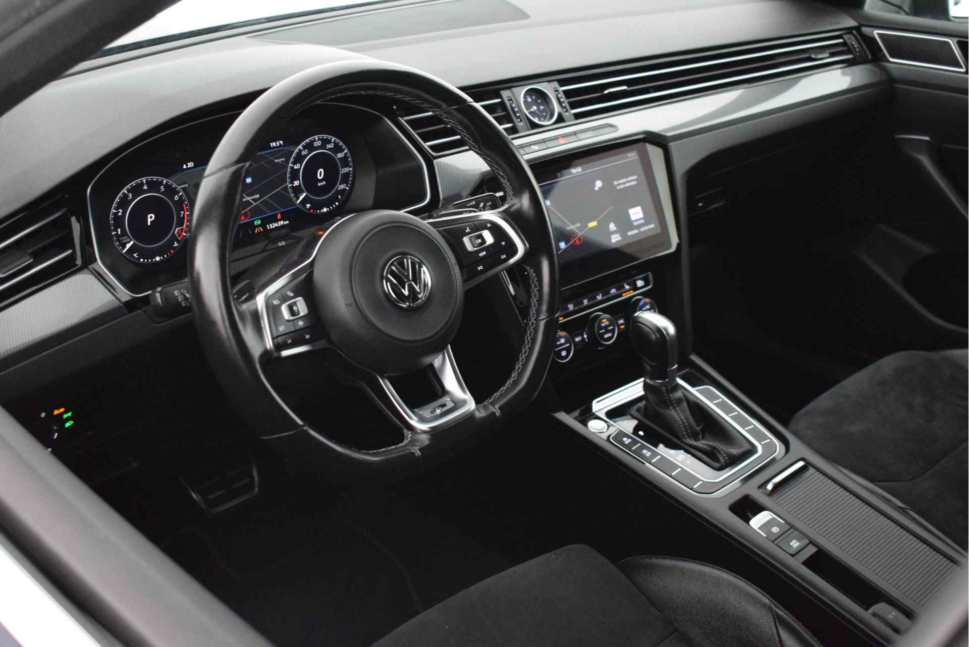 Volkswagen Arteon 1.5 TSI 150pk DSG 2x R-Line Trekhaak Camera Panoramadak Stoelverwarming Led Virtual Cockpit Navigatie - 9/59