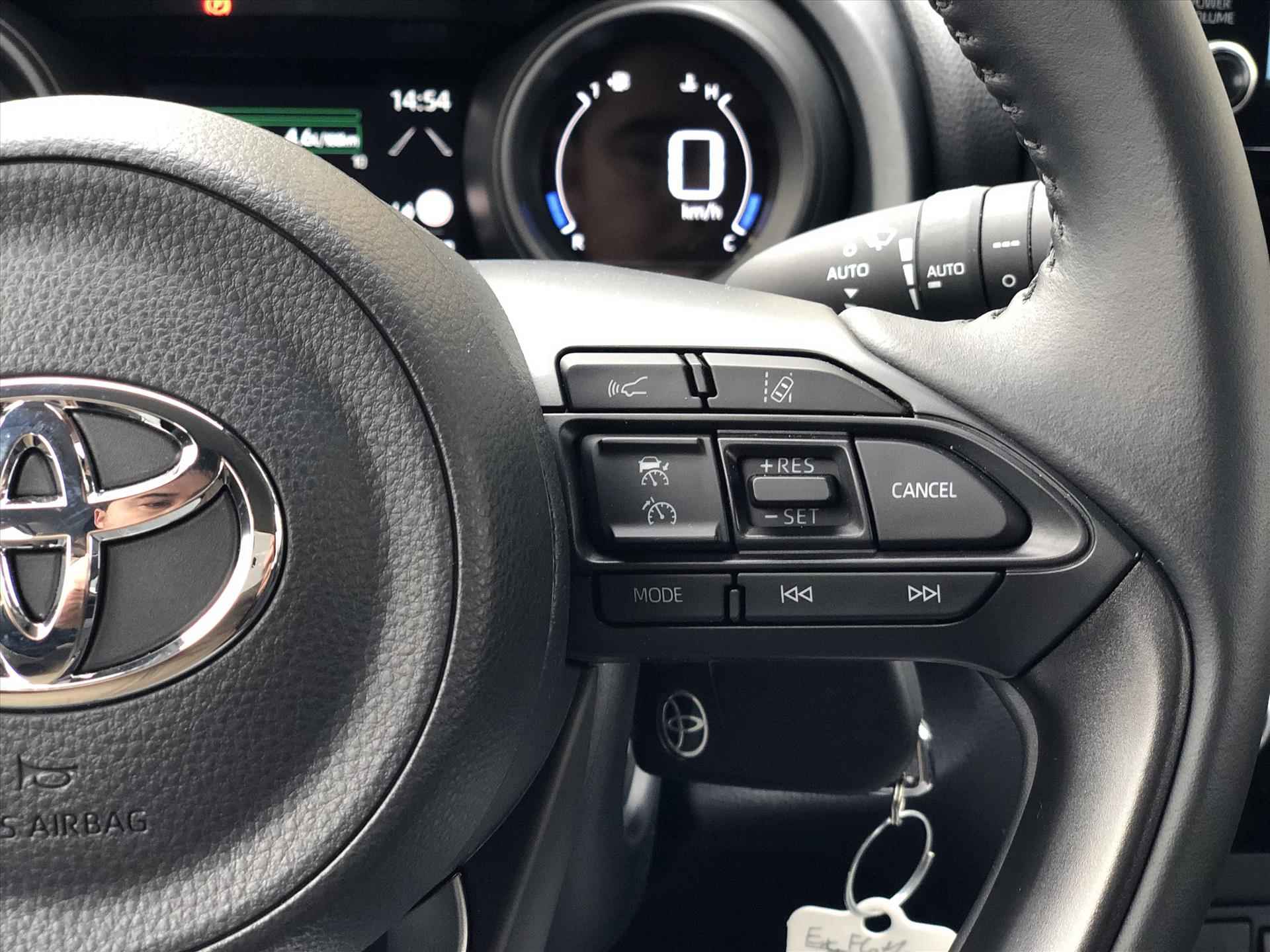 Toyota Yaris Cross 1.5 Hybrid Active | Apple CarPlay/Android Auto, Lichtmetalen velgen, Parkeercamera, Adaptive cruise control - 22/34