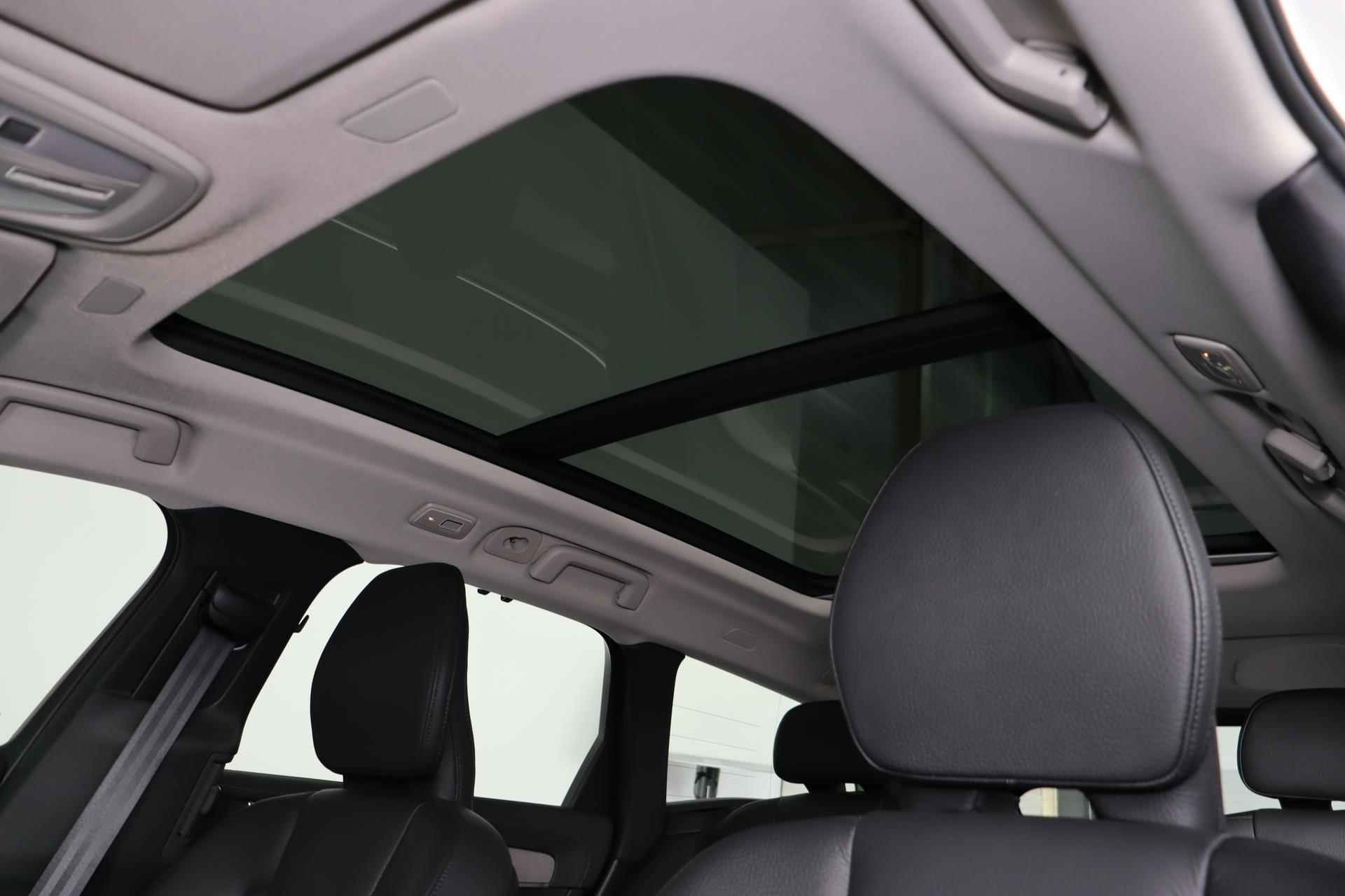Volvo V90 T6 AWD Recharge Inscription - Panorama/schuifdak - IntelliSafe Assist & Surround - Harman/Kardon audio - Adaptieve LED koplampen - Parkeercamera achter - Verwarmde voorstoelen & stuur - Parkeersensoren voor & achter - Elektr. bedienb. voorstoelen met geheugen - Standkachel - 19' LMV - 6/33