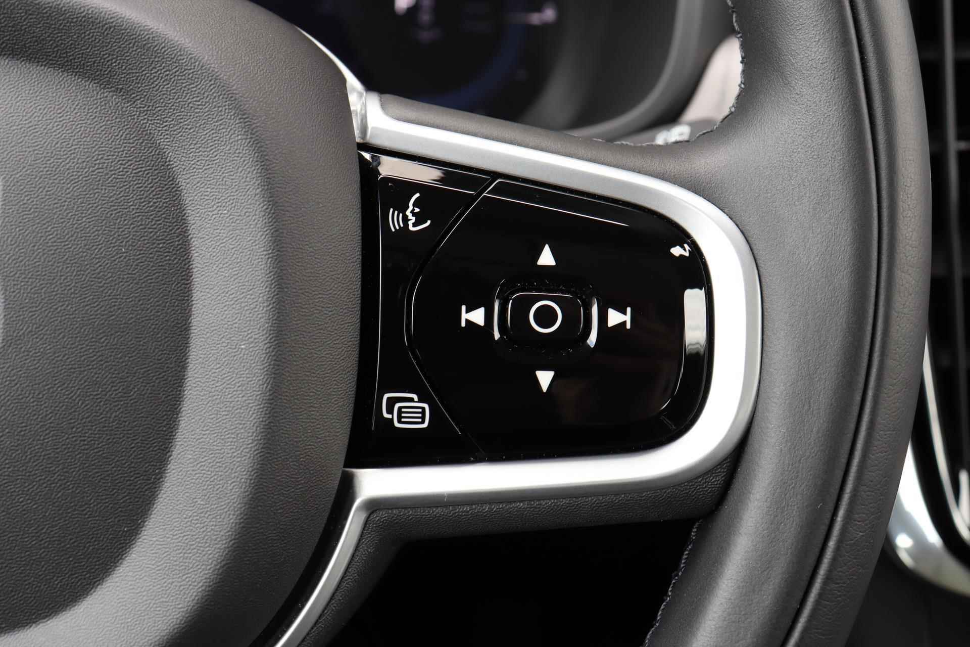 Volvo V90 T6 AWD Recharge Inscription - Panorama/schuifdak - IntelliSafe Assist & Surround - Harman/Kardon audio - Adaptieve LED koplampen - Parkeercamera achter - Verwarmde voorstoelen & stuur - Parkeersensoren voor & achter - Elektr. bedienb. voorstoelen met geheugen - Standkachel - 19' LMV - 17/33