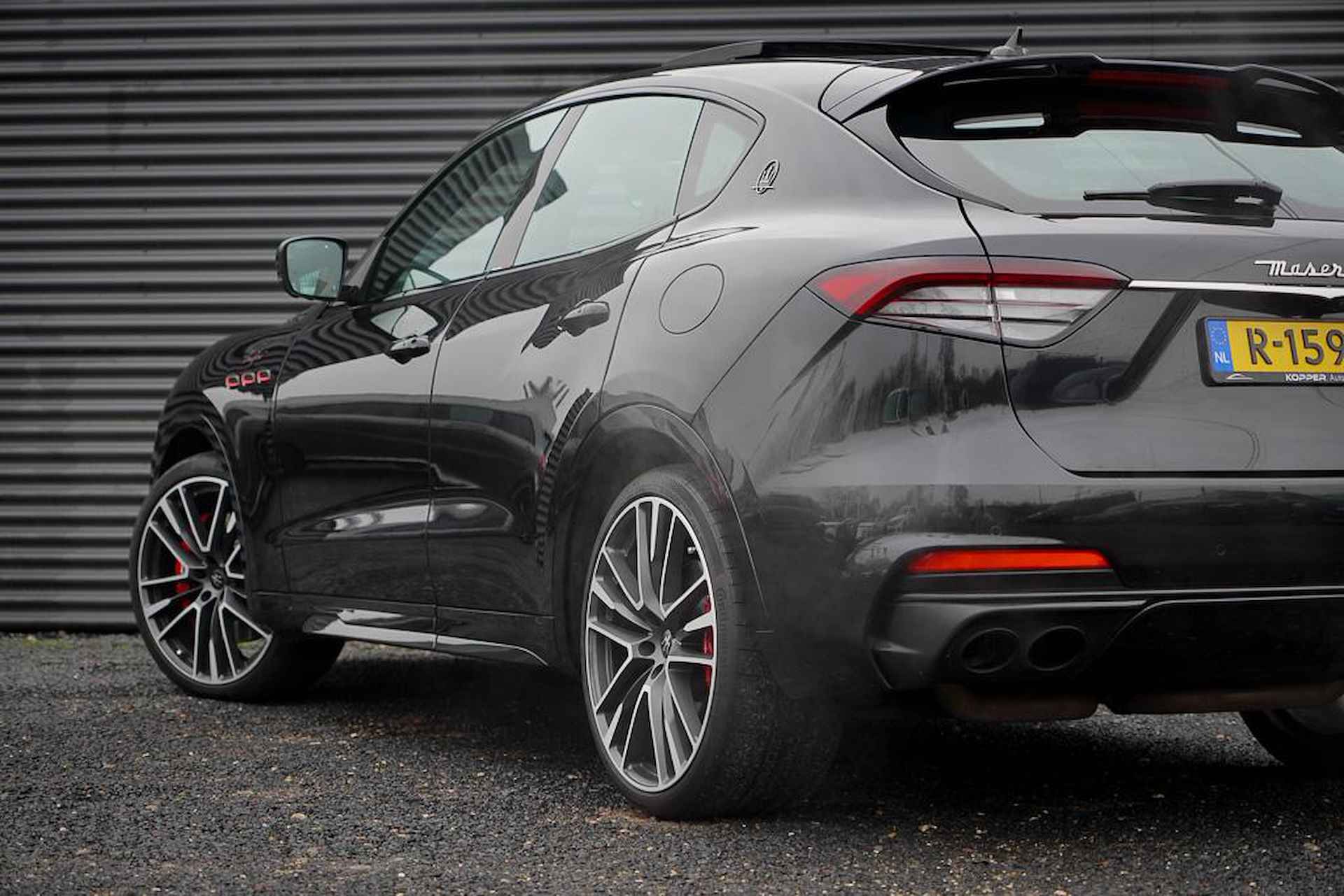 Maserati Levante 3.8 V8 Trofeo 580 PK / Bowers&Wilkins / 22'' / Luchtvering - 20/70