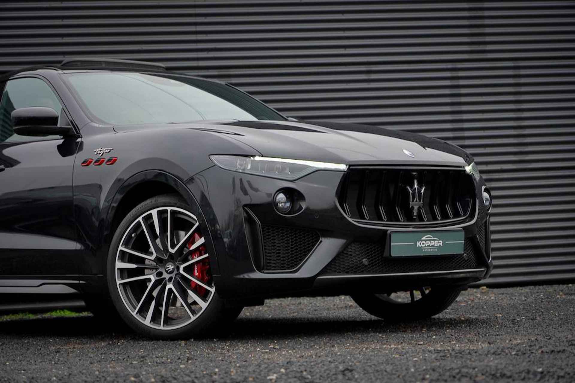 Maserati Levante 3.8 V8 Trofeo 580 PK / Bowers&Wilkins / 22'' / Luchtvering - 50/70