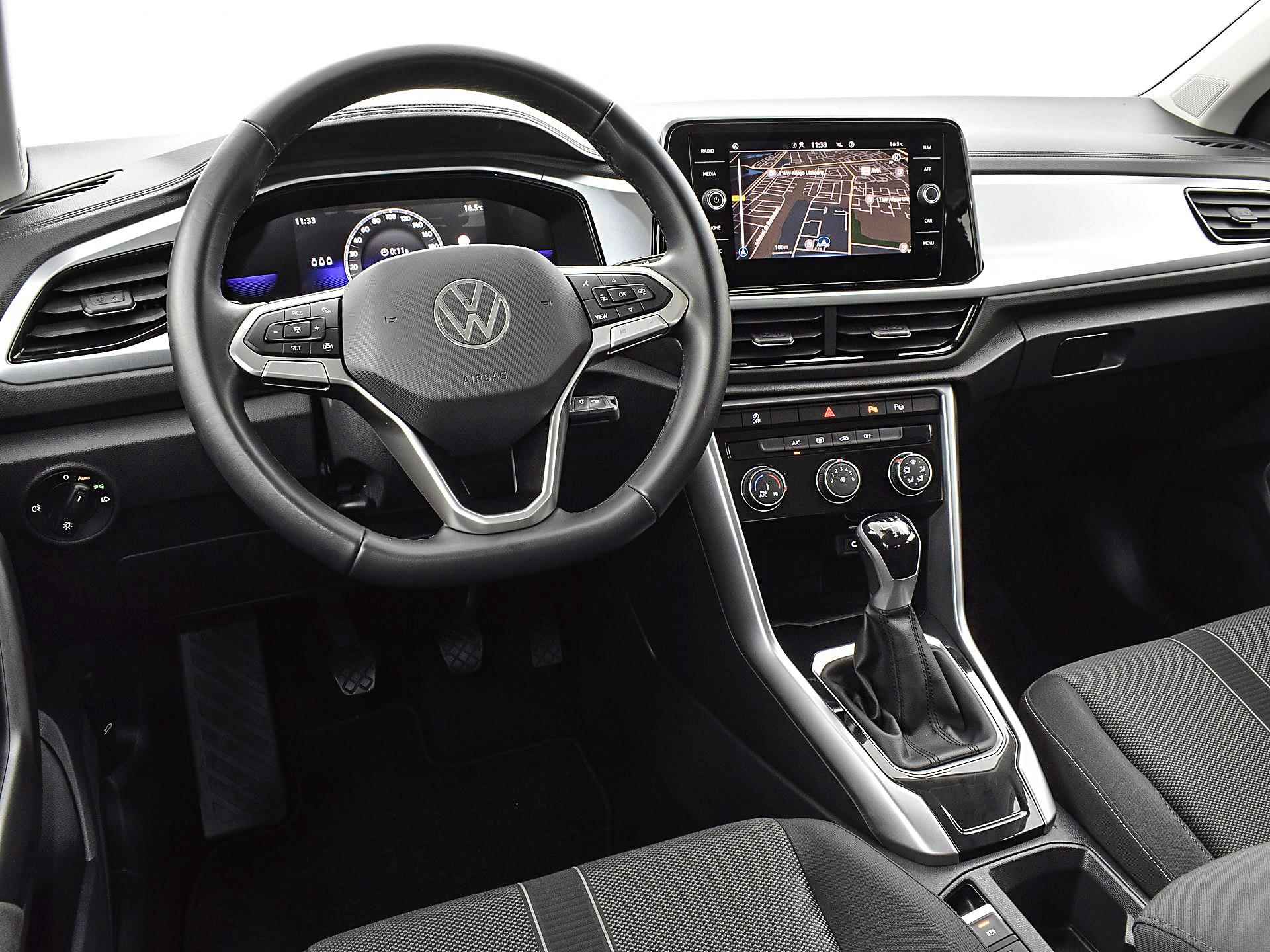 Volkswagen T-Roc 1.0 TSI 110pk Life | Camera | ACC | Navigatie | Apple CarPlay | Draadloze Telefoonlader | P-Sensoren | 16"Velgen | Garantie t/m 21-06-2027 of 100.000km - 18/35