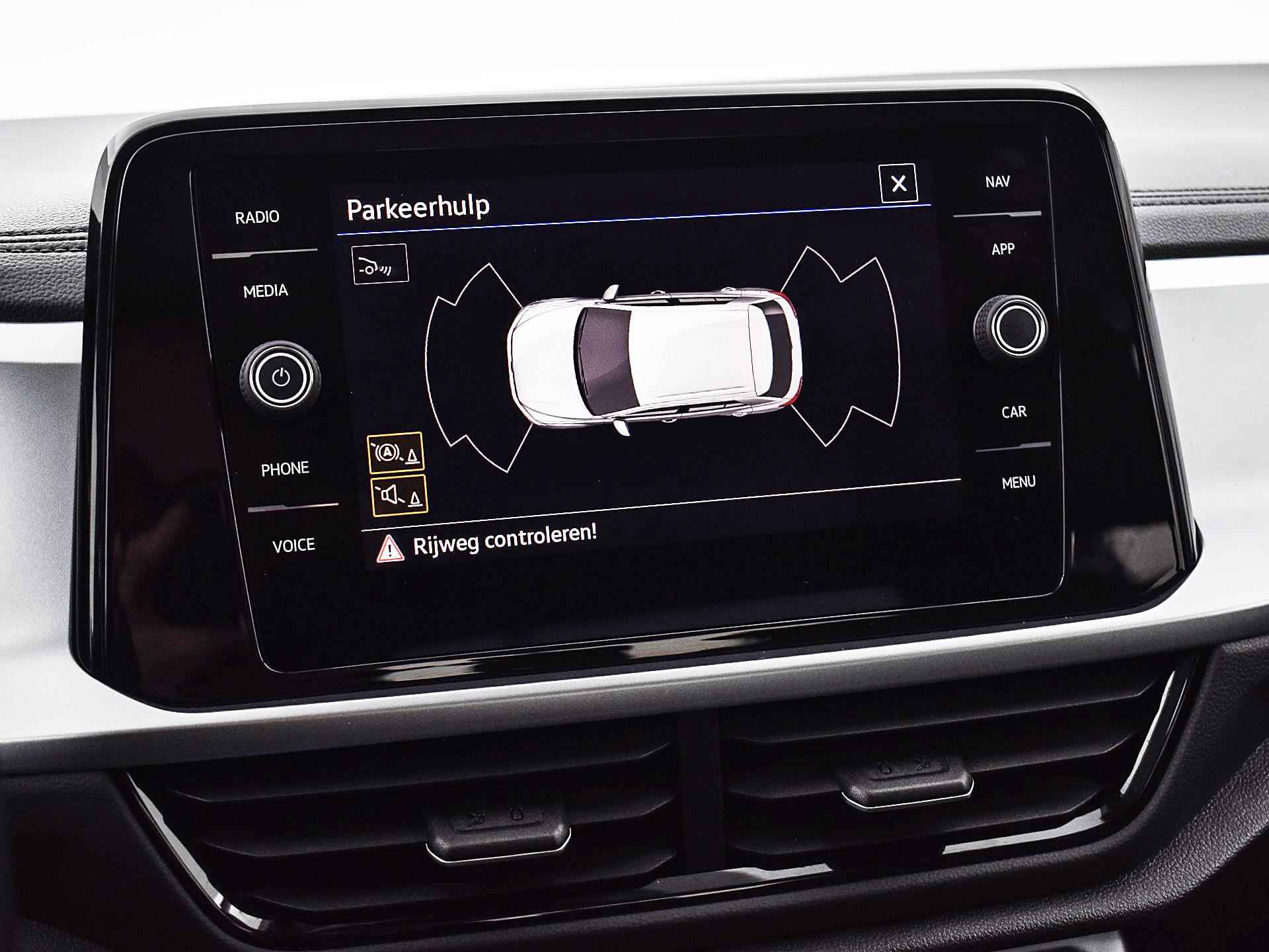 Volkswagen T-Roc 1.0 TSI 110pk Life | Camera | ACC | Navigatie | Apple CarPlay | Draadloze Telefoonlader | P-Sensoren | 16"Velgen | Garantie t/m 21-06-2027 of 100.000km - 26/35