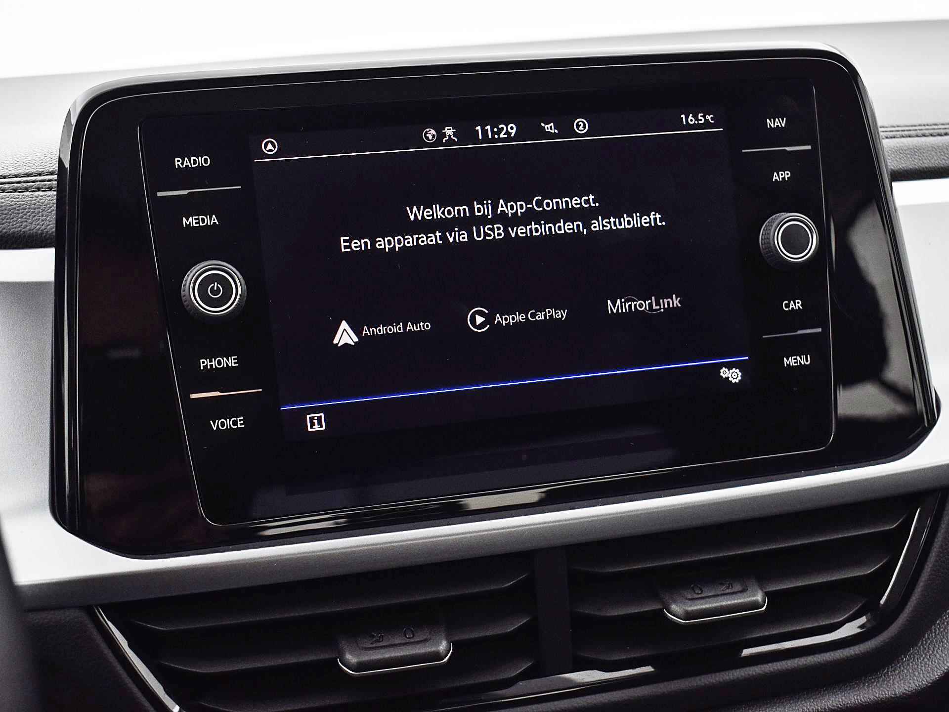 Volkswagen T-Roc 1.0 TSI 110pk Life | Camera | ACC | Navigatie | Apple CarPlay | Draadloze Telefoonlader | P-Sensoren | 16"Velgen | Garantie t/m 21-06-2027 of 100.000km - 29/35