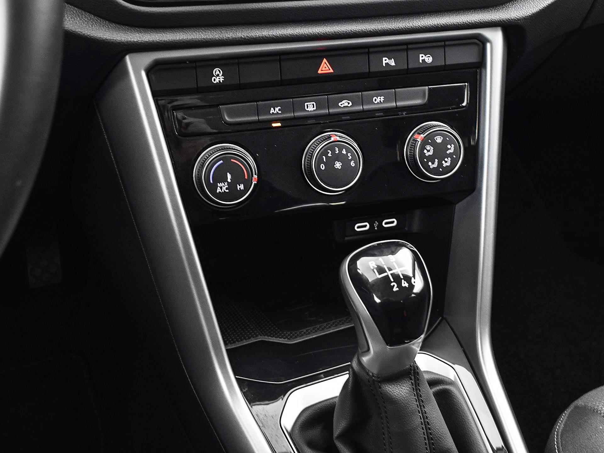 Volkswagen T-Roc 1.0 TSI 110pk Life | Camera | ACC | Navigatie | Apple CarPlay | Draadloze Telefoonlader | P-Sensoren | 16"Velgen | Garantie t/m 21-06-2027 of 100.000km - 31/35