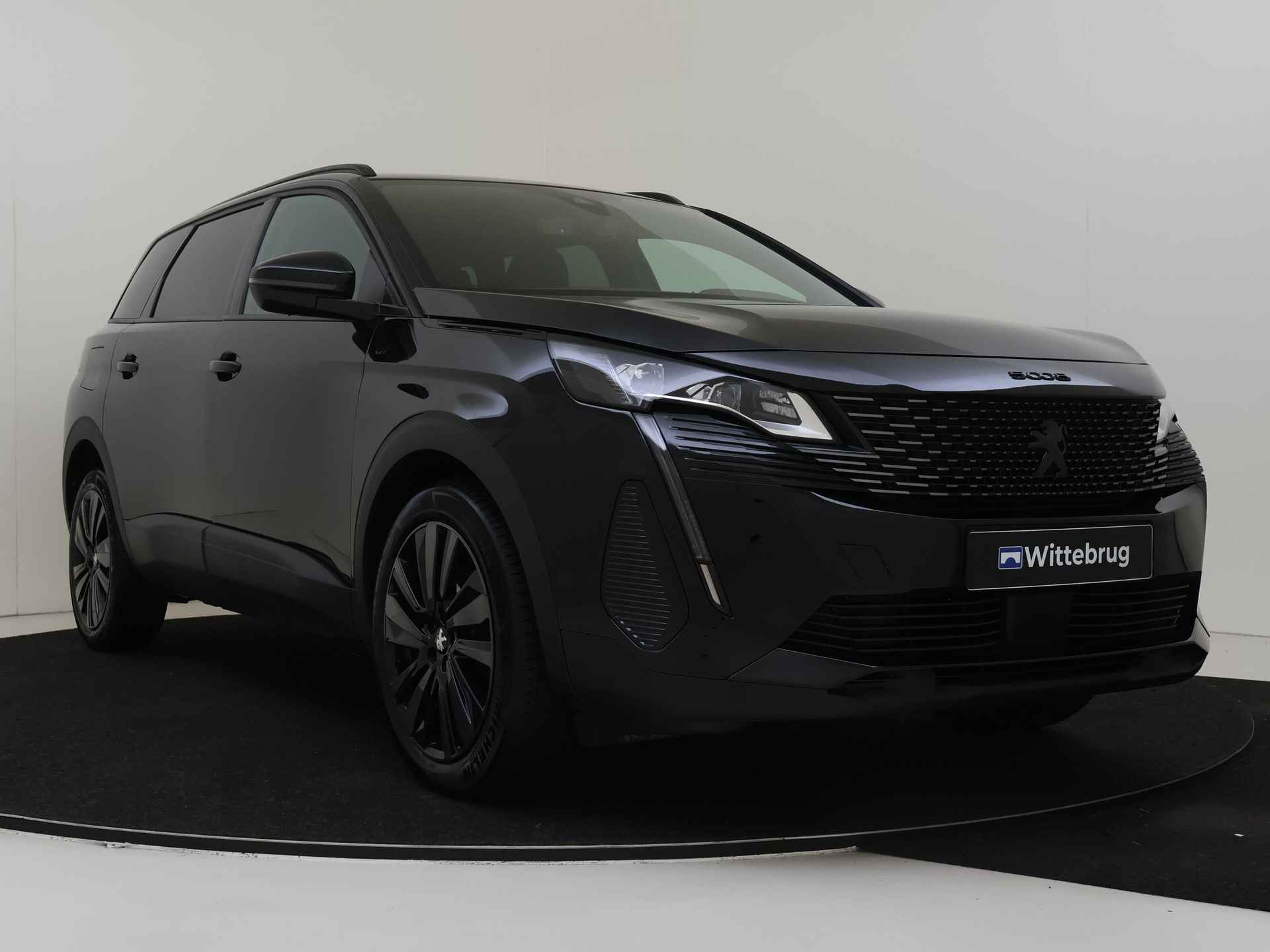 Peugeot 5008 1.2 PureTech 130 PK GT Keyless | Parkerhulp V+A | Navigatie | Pack Black ! - 4/39