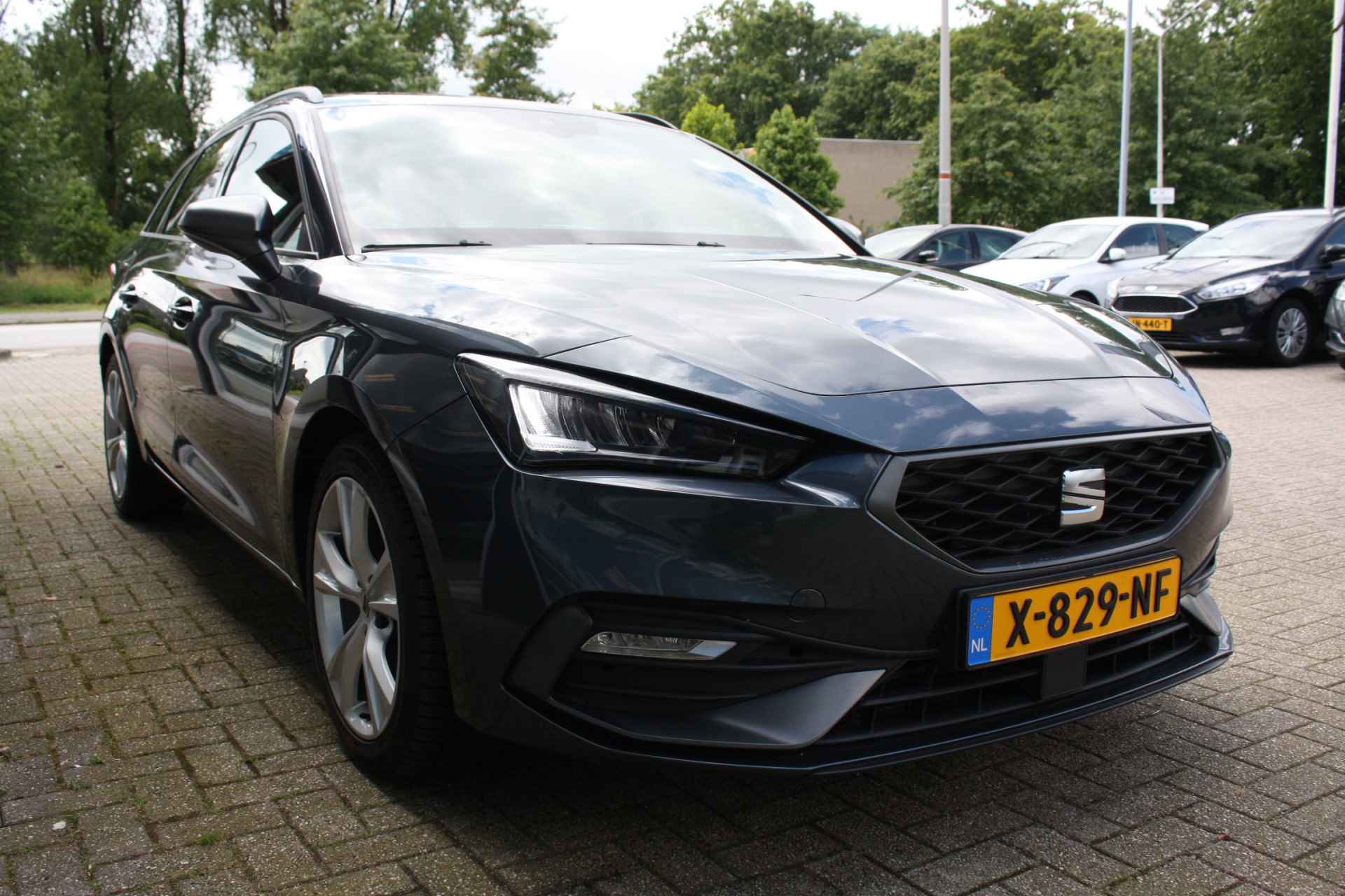 SEAT Leon Sportstourer 1.5 eTSI FR Business Intense | Automaat | Keyless | Stoel- en stuurverwarming | Virtual dashboard - 10/55