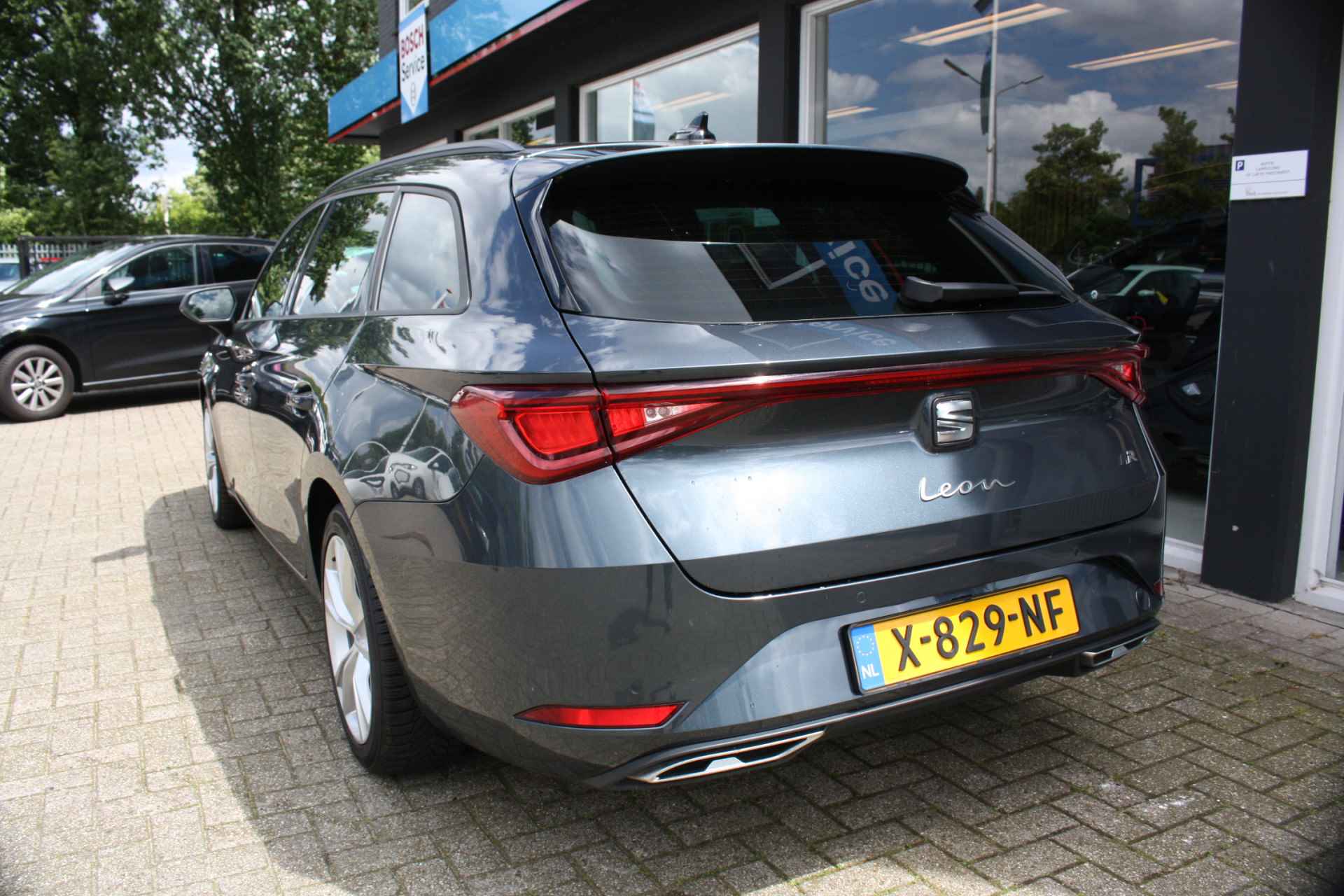 SEAT Leon Sportstourer 1.5 eTSI FR Business Intense | Automaat | Keyless | Stoel- en stuurverwarming | Virtual dashboard - 16/55