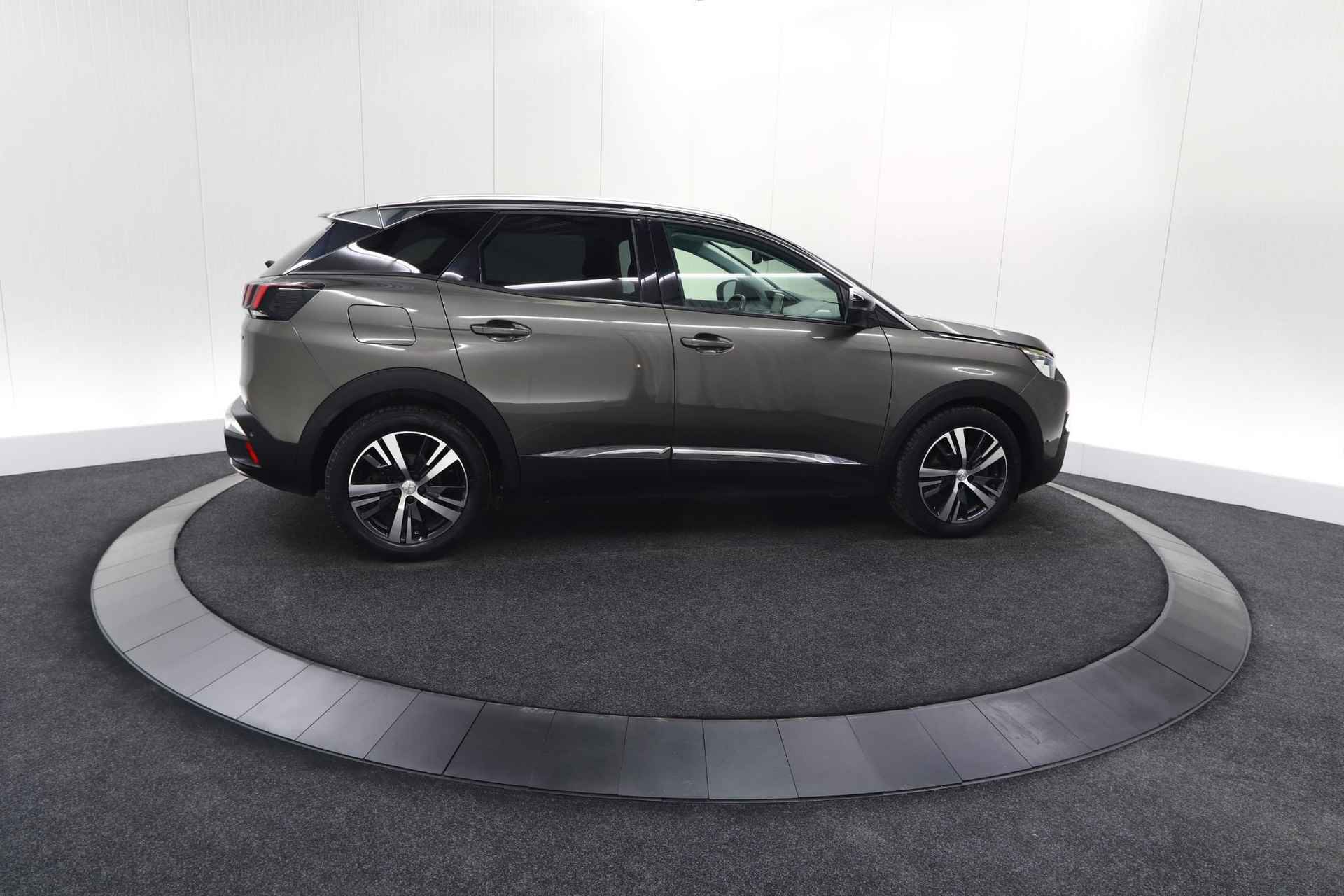 Peugeot 3008 PureTech 130 EAT6 Allure | Camera | Navigatie | Apple Carplay | Parkeersensoren - 10/79