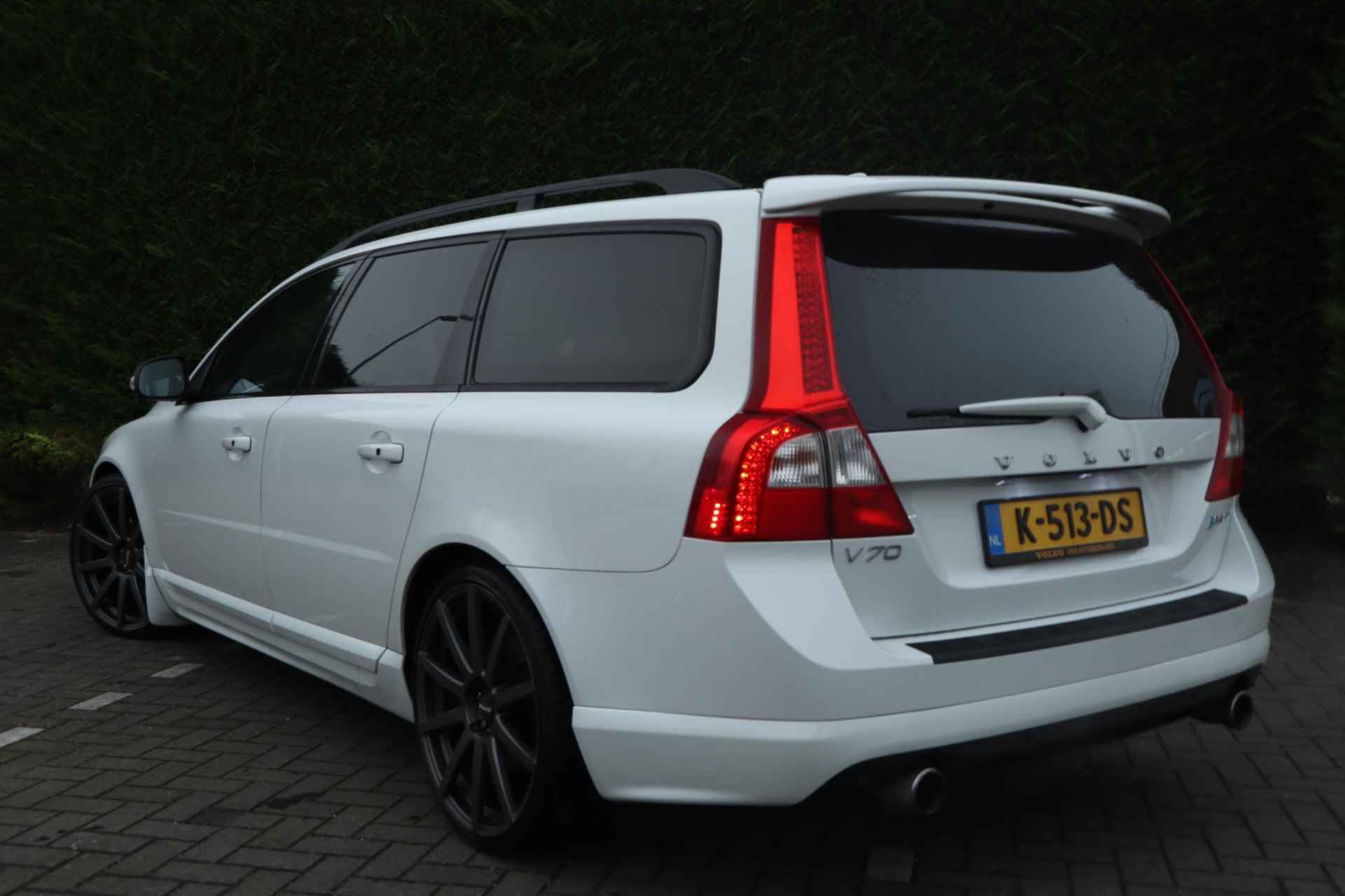 Volvo V70 2.5T Summum | Stoelverwarming V+A | 20" Velgen | Keyless | - 3/21