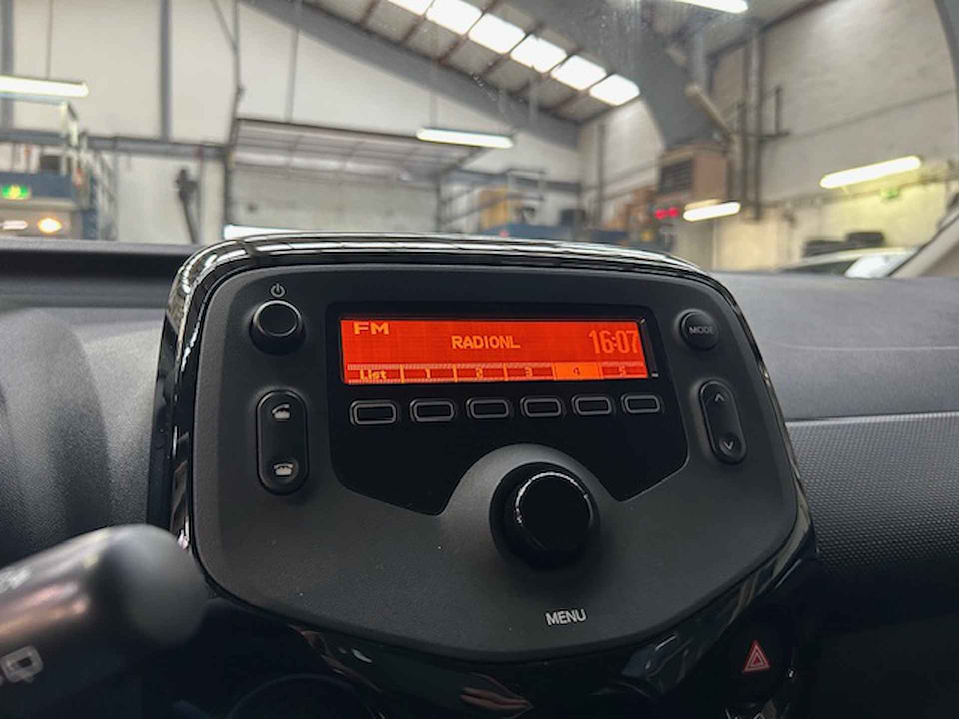 CITROEN C1 1.0 VTi 72PK 5D Feel | Airco | All-season banden | Bluetooth | Elektr. ramen | NAP | Rijklaar prijs! - 16/19