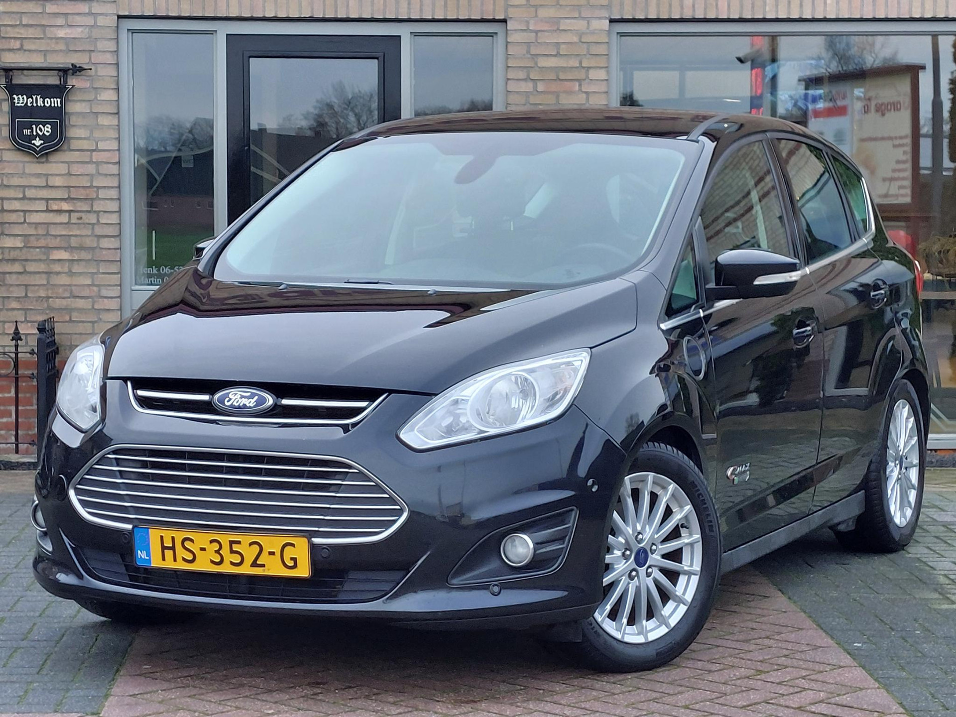 Ford C-Max 2.0 Hybrid Titanium+ | Leer | Pano | Camera | NAP | BTW