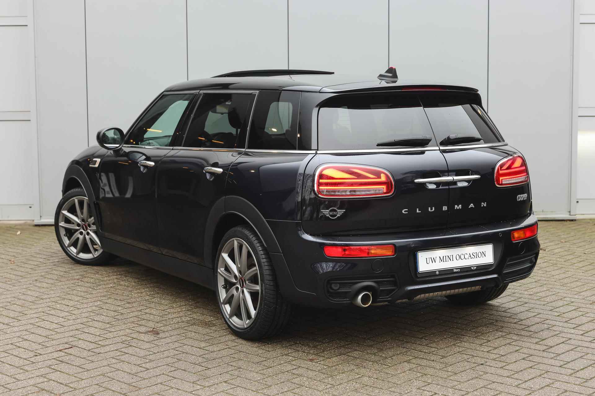 MINI Clubman Cooper Automaat / JCW Trim Pakket / Panoramadak / Stoelverwarming / LED / Park Assistant / Harman Kardon / Cruise Control - 3/33