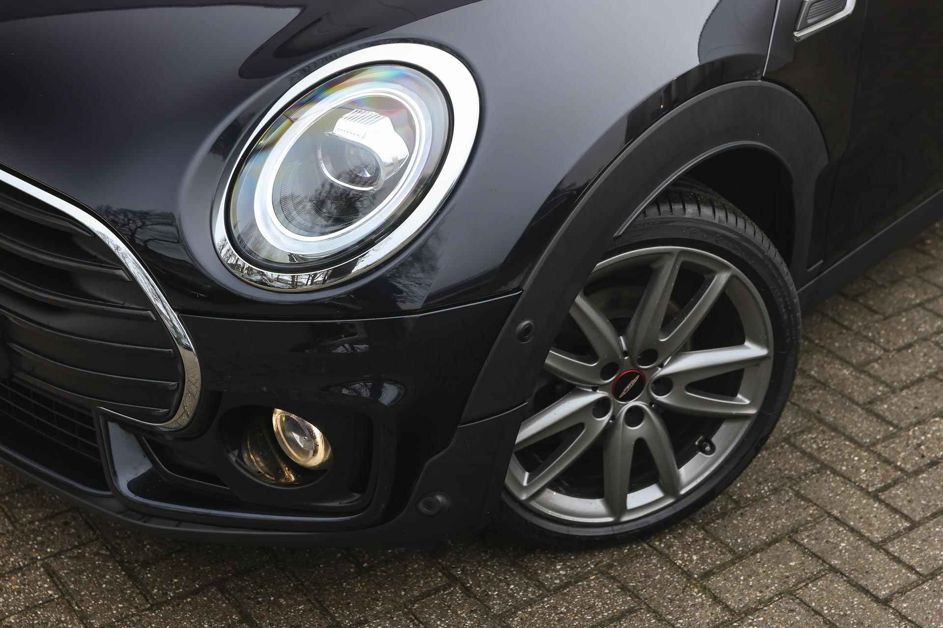 MINI Clubman Cooper Automaat / JCW Trim Pakket / Panoramadak / Stoelverwarming / LED / Park Assistant / Harman Kardon / Cruise Control - 30/33