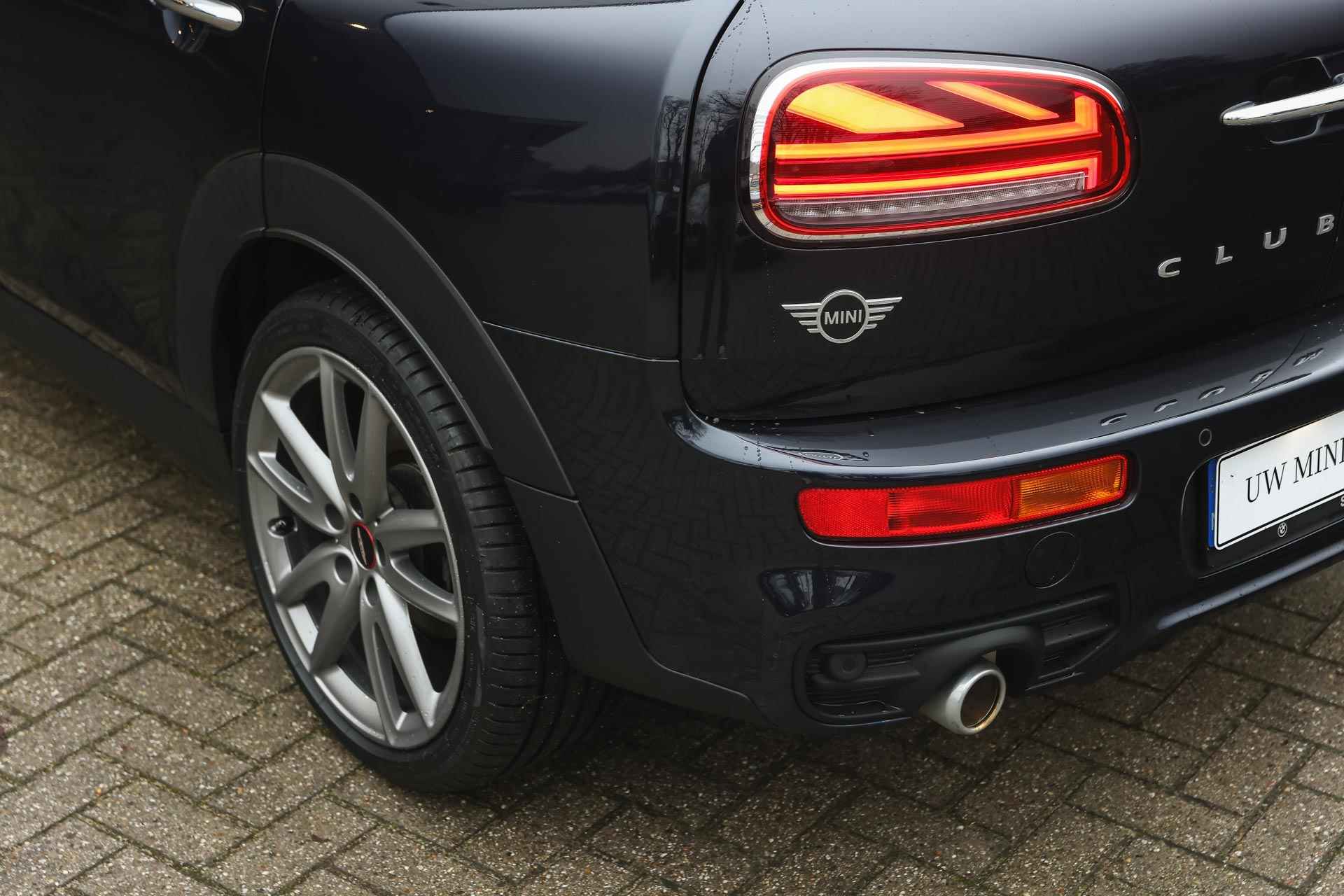 MINI Clubman Cooper Automaat / JCW Trim Pakket / Panoramadak / Stoelverwarming / LED / Park Assistant / Harman Kardon / Cruise Control - 32/33