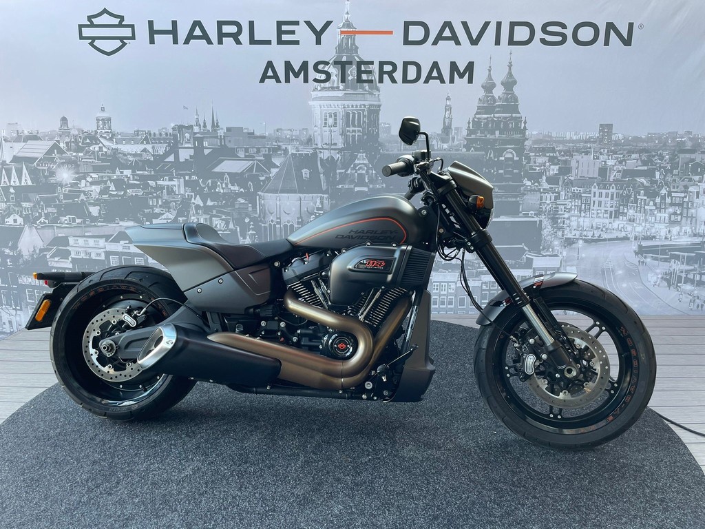 Harley-Davidson FXDRS FXDR 114 bij viaBOVAG.nl