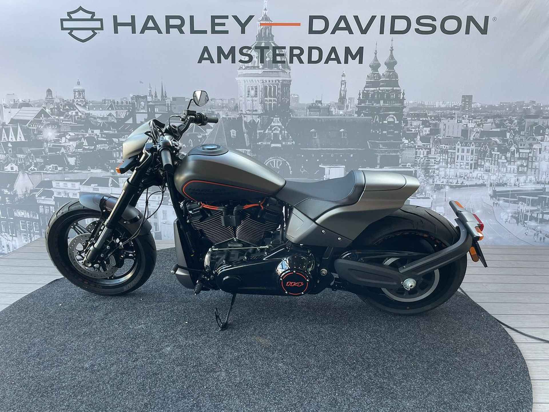 Harley-Davidson FXDRS FXDR 114 - 4/8