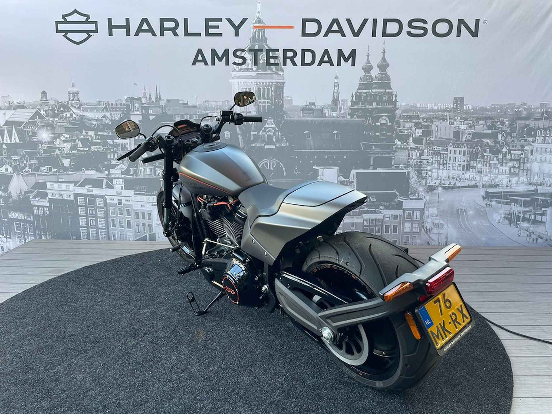 Harley-Davidson FXDRS FXDR 114 - 6/8