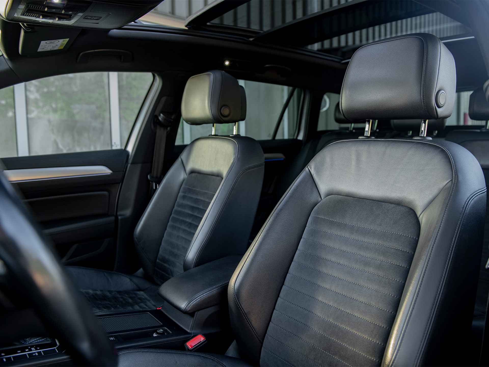 Volkswagen Passat Variant 1.4 TSI GTE Highline | Pano | Navi | Apple Carplay & Android Auto | Alcantara | ErgoComfort stoel | Trekhaak | Alarm | Adaptive Cruise Control | 18" LMV | Camera - 5/52