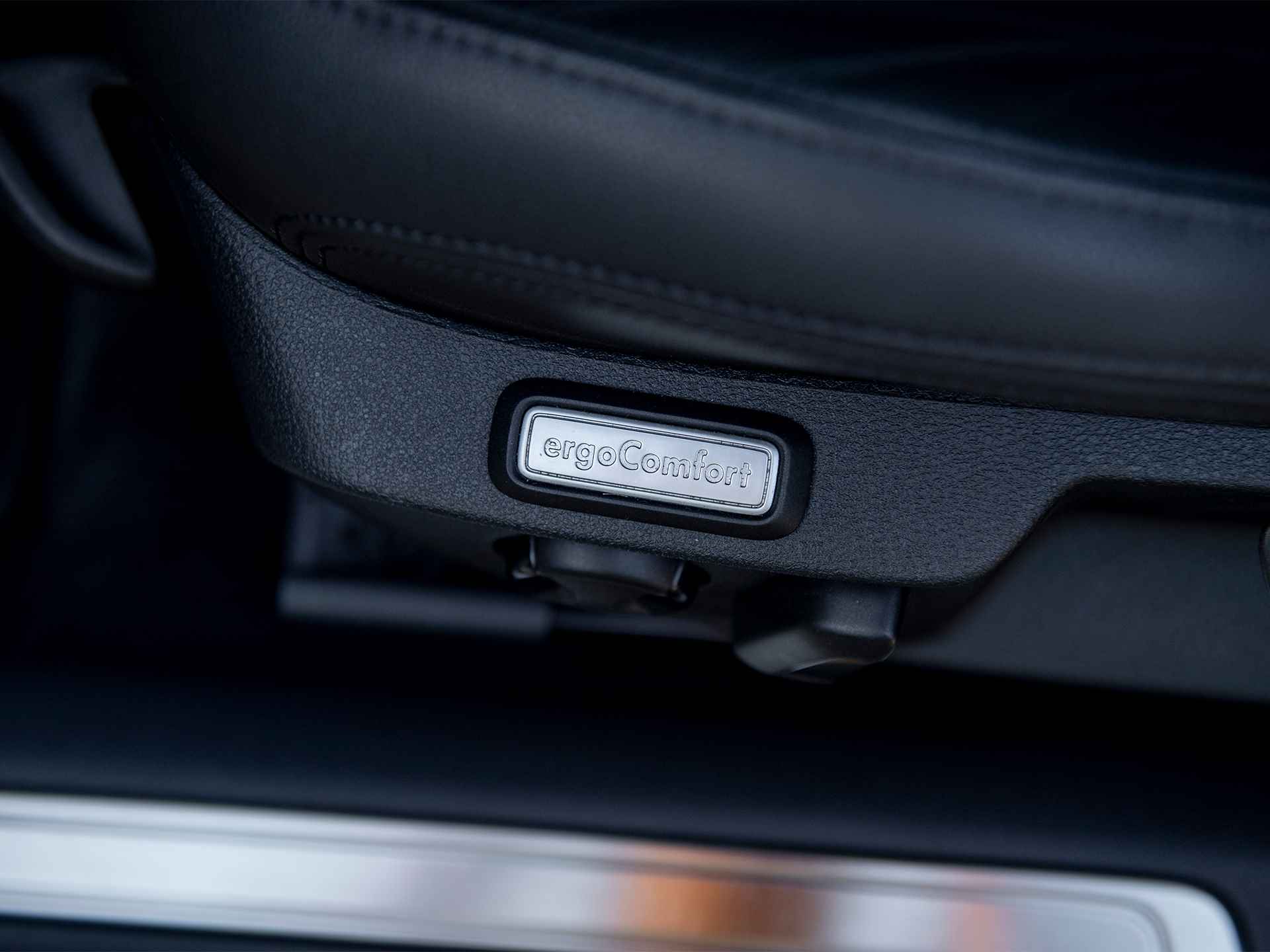 Volkswagen Passat Variant 1.4 TSI GTE Highline | Pano | Navi | Apple Carplay & Android Auto | Alcantara | ErgoComfort stoel | Trekhaak | Alarm | Adaptive Cruise Control | 18" LMV | Camera - 7/52