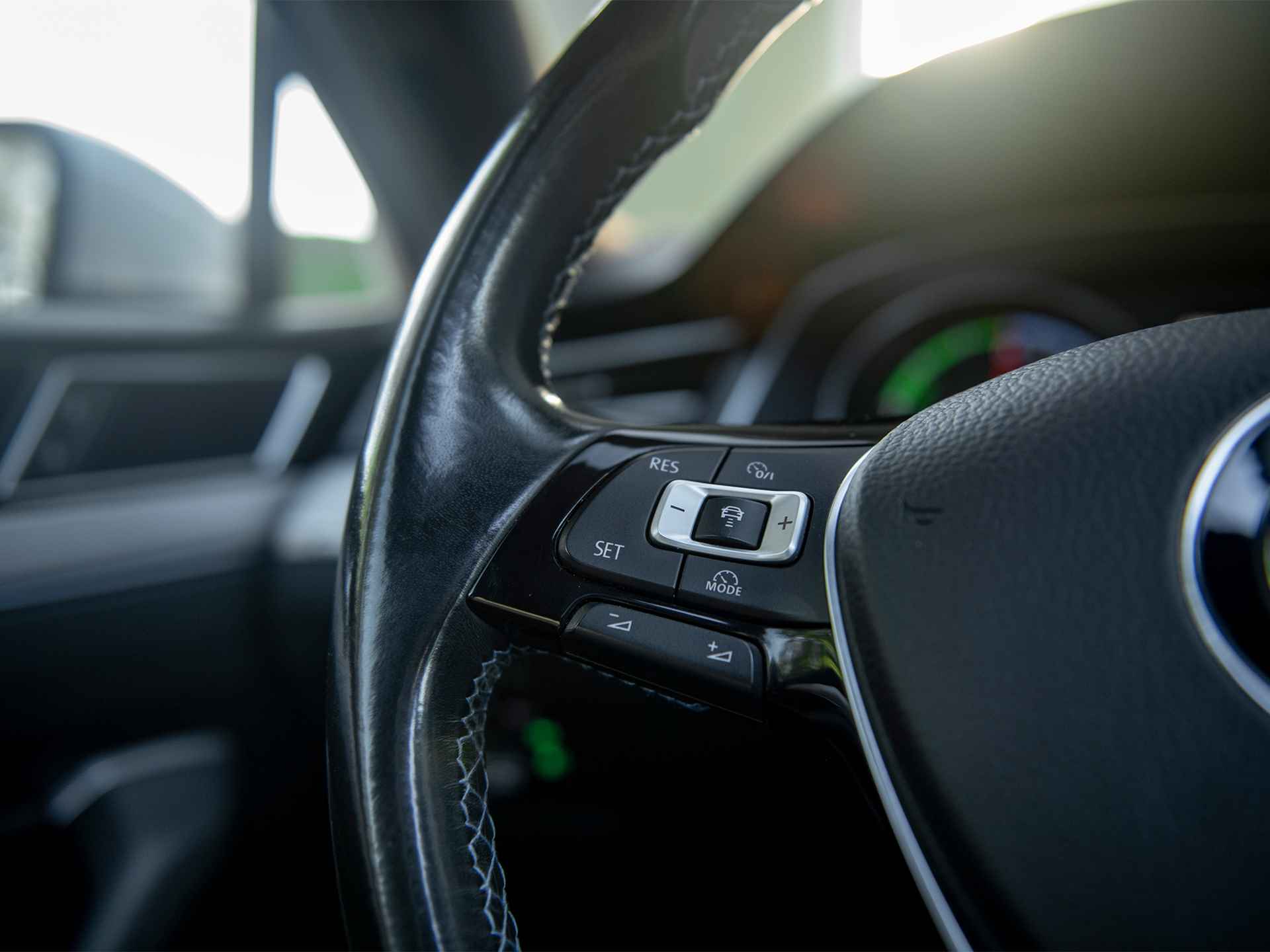 Volkswagen Passat Variant 1.4 TSI GTE Highline | Pano | Navi | Apple Carplay & Android Auto | Alcantara | ErgoComfort stoel | Trekhaak | Alarm | Adaptive Cruise Control | 18" LMV | Camera - 12/52