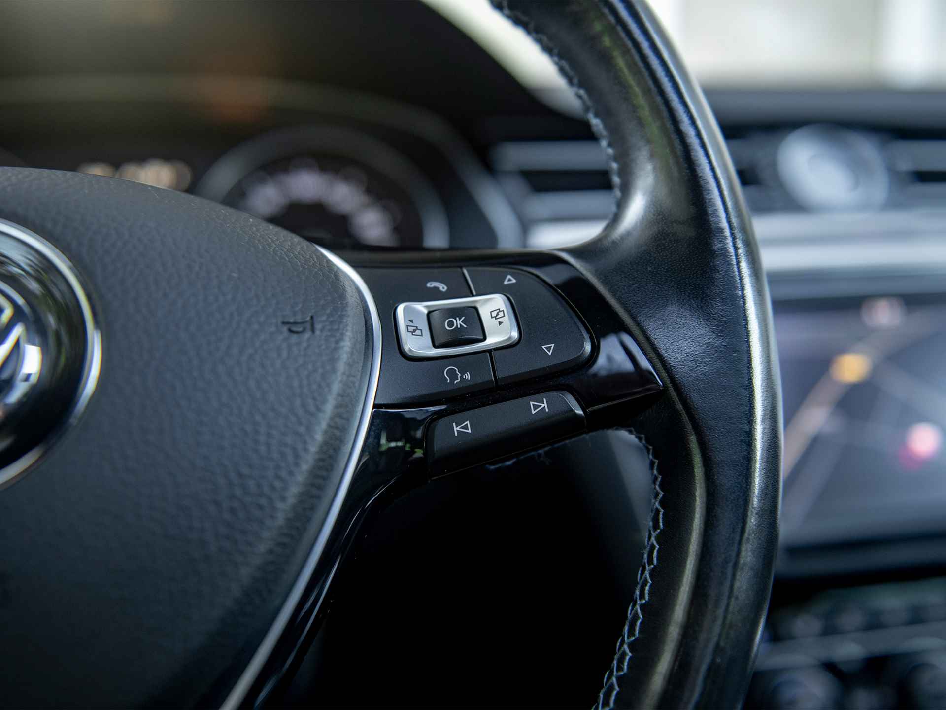 Volkswagen Passat Variant 1.4 TSI GTE Highline | Pano | Navi | Apple Carplay & Android Auto | Alcantara | ErgoComfort stoel | Trekhaak | Alarm | Adaptive Cruise Control | 18" LMV | Camera - 14/52
