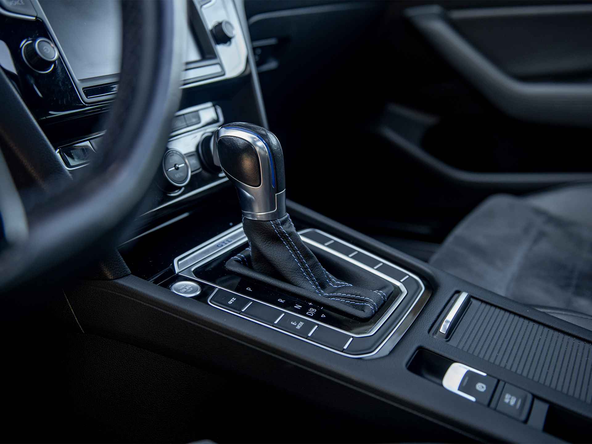 Volkswagen Passat Variant 1.4 TSI GTE Highline | Pano | Navi | Apple Carplay & Android Auto | Alcantara | ErgoComfort stoel | Trekhaak | Alarm | Adaptive Cruise Control | 18" LMV | Camera - 23/52