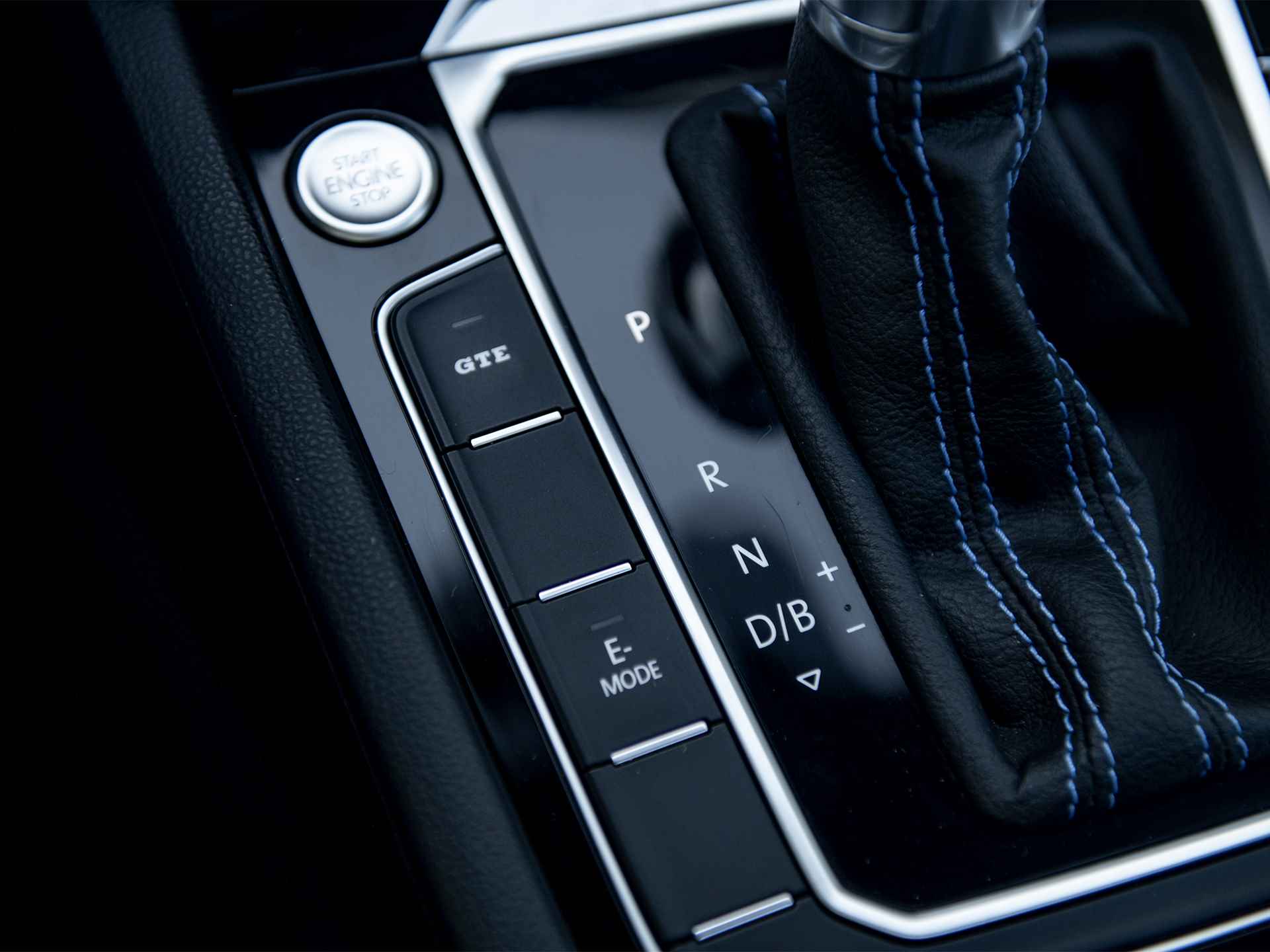 Volkswagen Passat Variant 1.4 TSI GTE Highline | Pano | Navi | Apple Carplay & Android Auto | Alcantara | ErgoComfort stoel | Trekhaak | Alarm | Adaptive Cruise Control | 18" LMV | Camera - 24/52